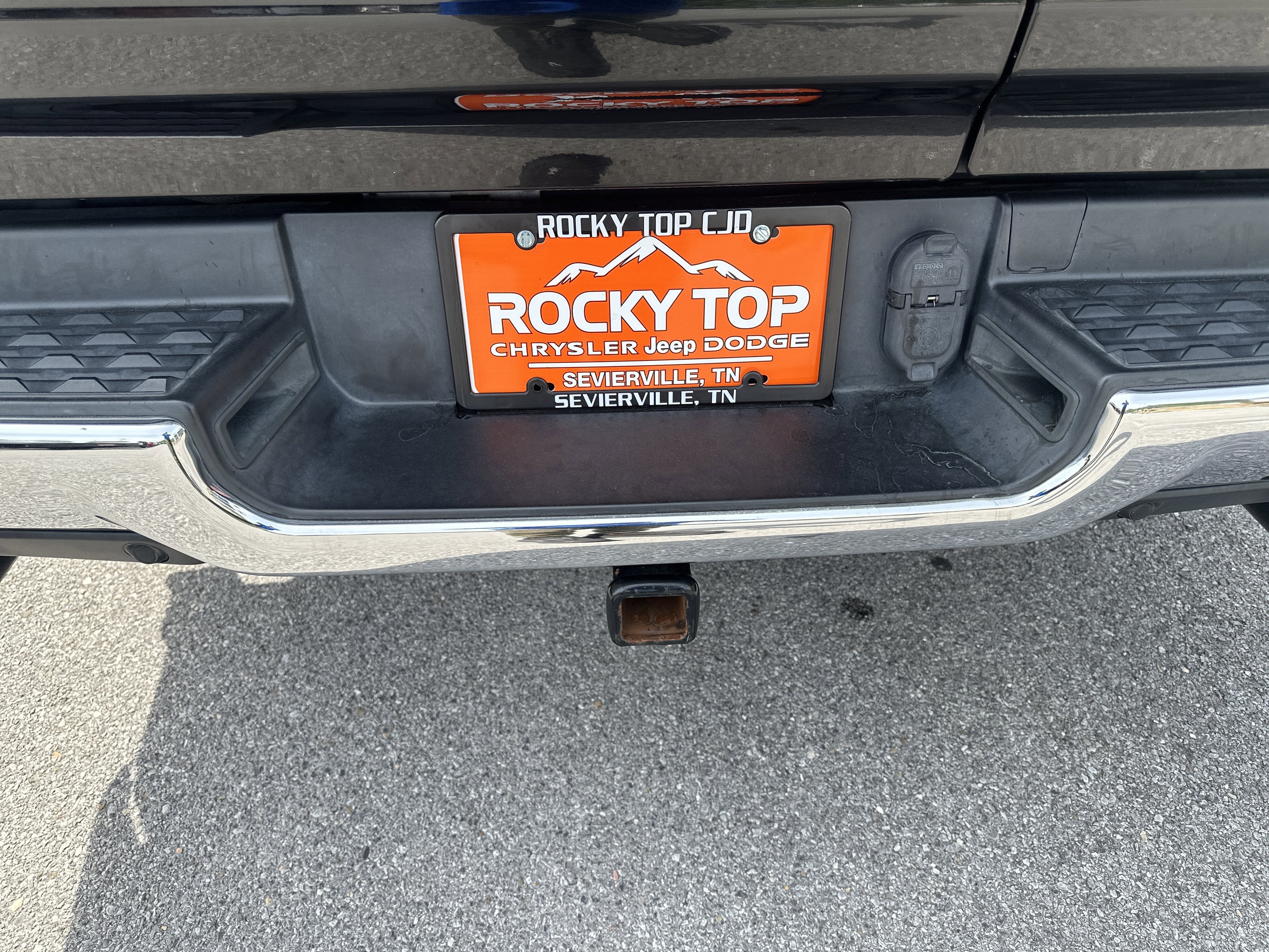 2020 RAM 1500 Laramie Crew Cab 4x4 5'7' Box