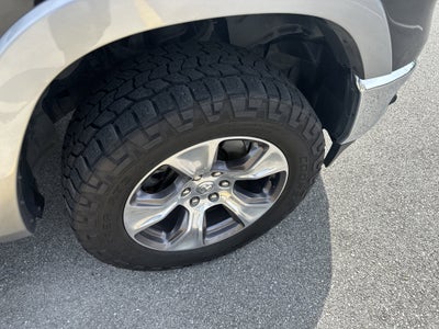 2020 RAM 1500 Laramie Crew Cab 4x4 5'7' Box