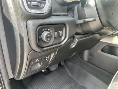 2020 RAM 1500 Laramie Crew Cab 4x4 5'7' Box
