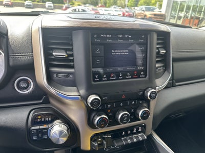 2020 RAM 1500 Laramie Crew Cab 4x4 5'7' Box