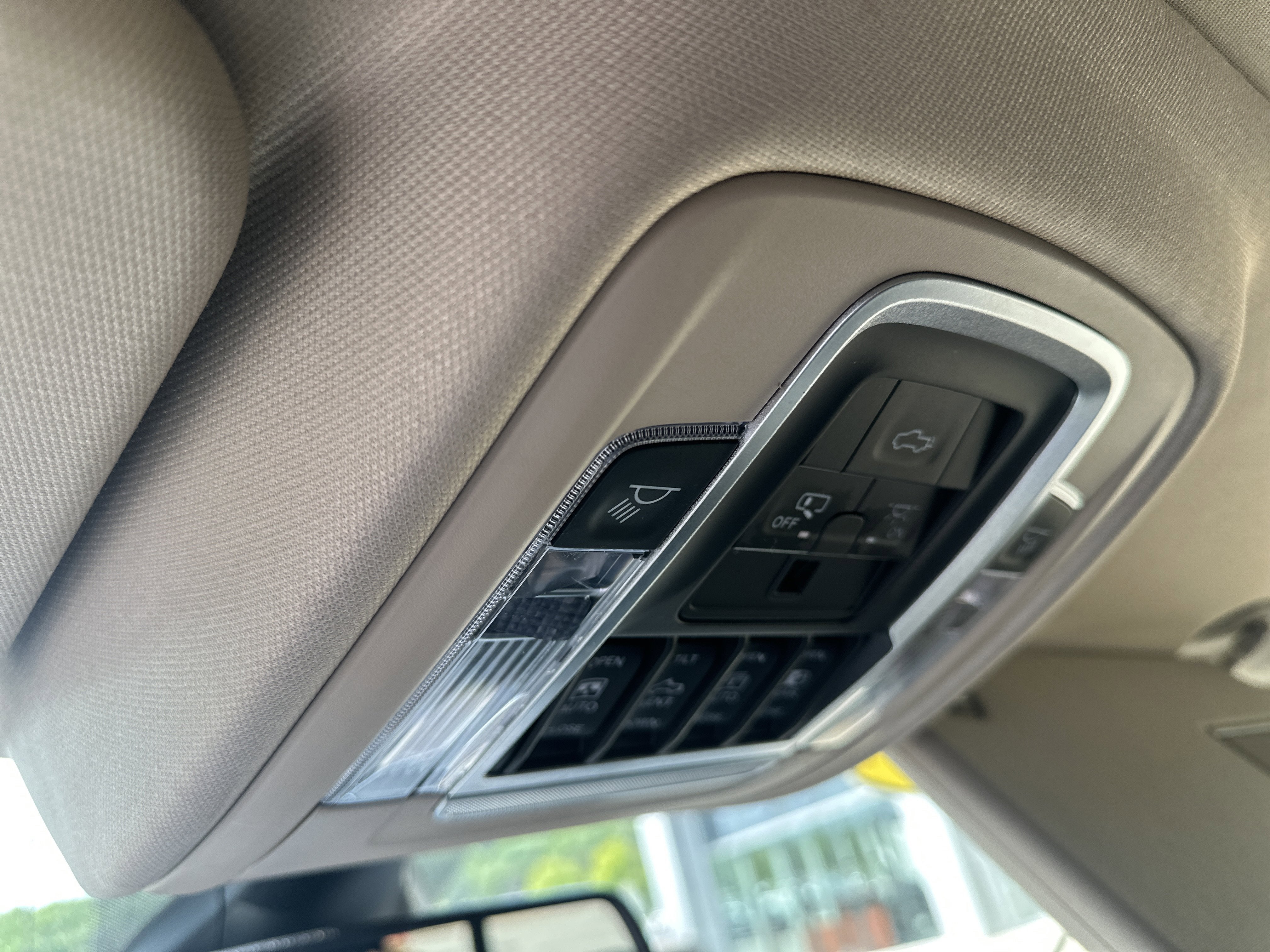 2020 RAM 1500 Laramie Crew Cab 4x4 5'7' Box