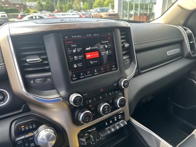 2020 RAM 1500 Laramie Crew Cab 4x4 5'7' Box