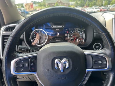2020 RAM 1500 Laramie Crew Cab 4x4 5'7' Box