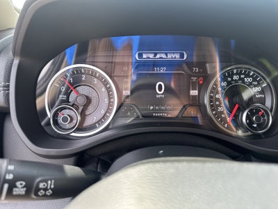 2020 RAM 1500 Laramie Crew Cab 4x4 5'7' Box