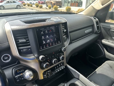 2020 RAM 1500 Laramie Crew Cab 4x4 5'7' Box