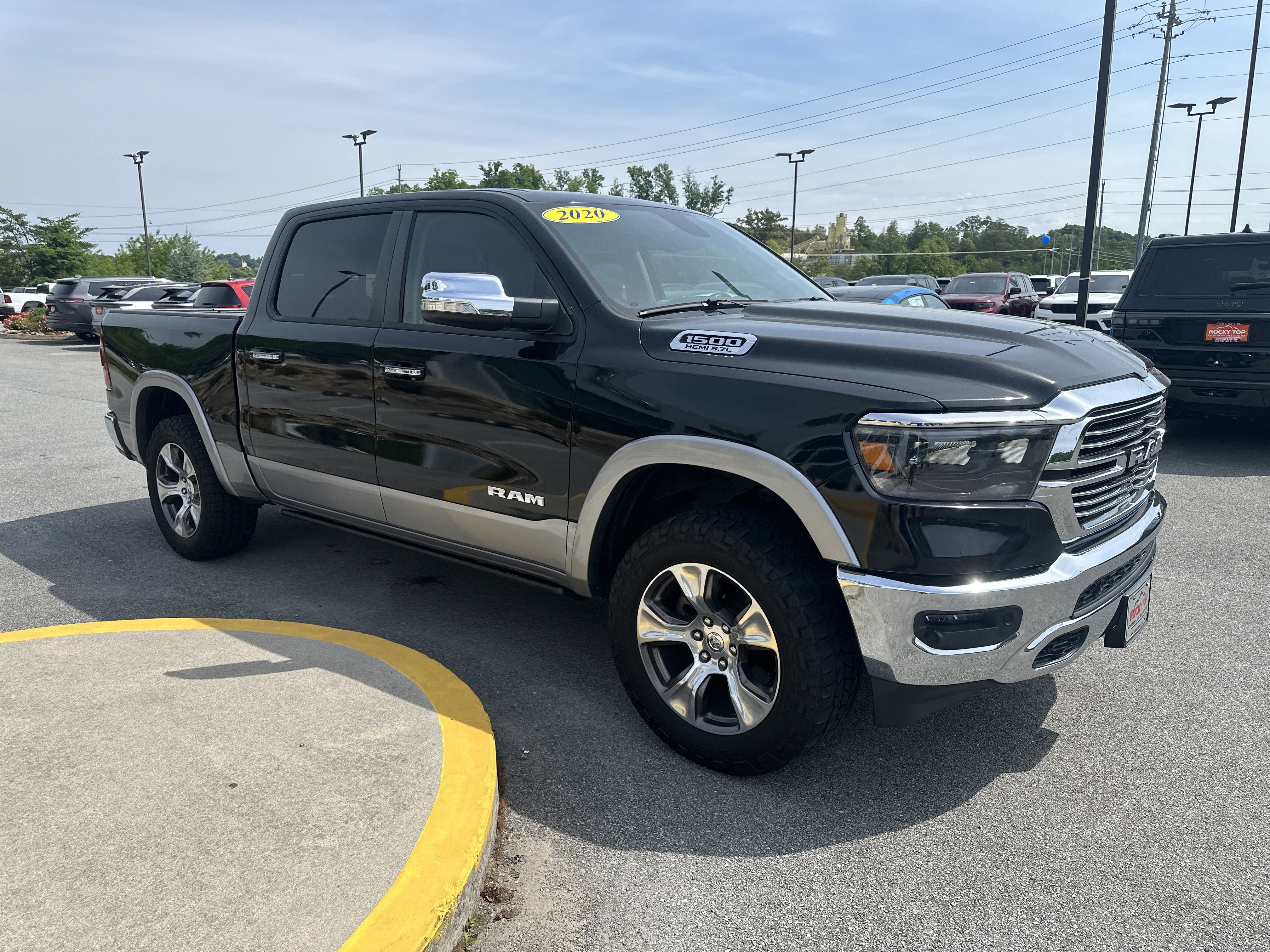 2020 RAM 1500 Laramie Crew Cab 4x4 5'7' Box