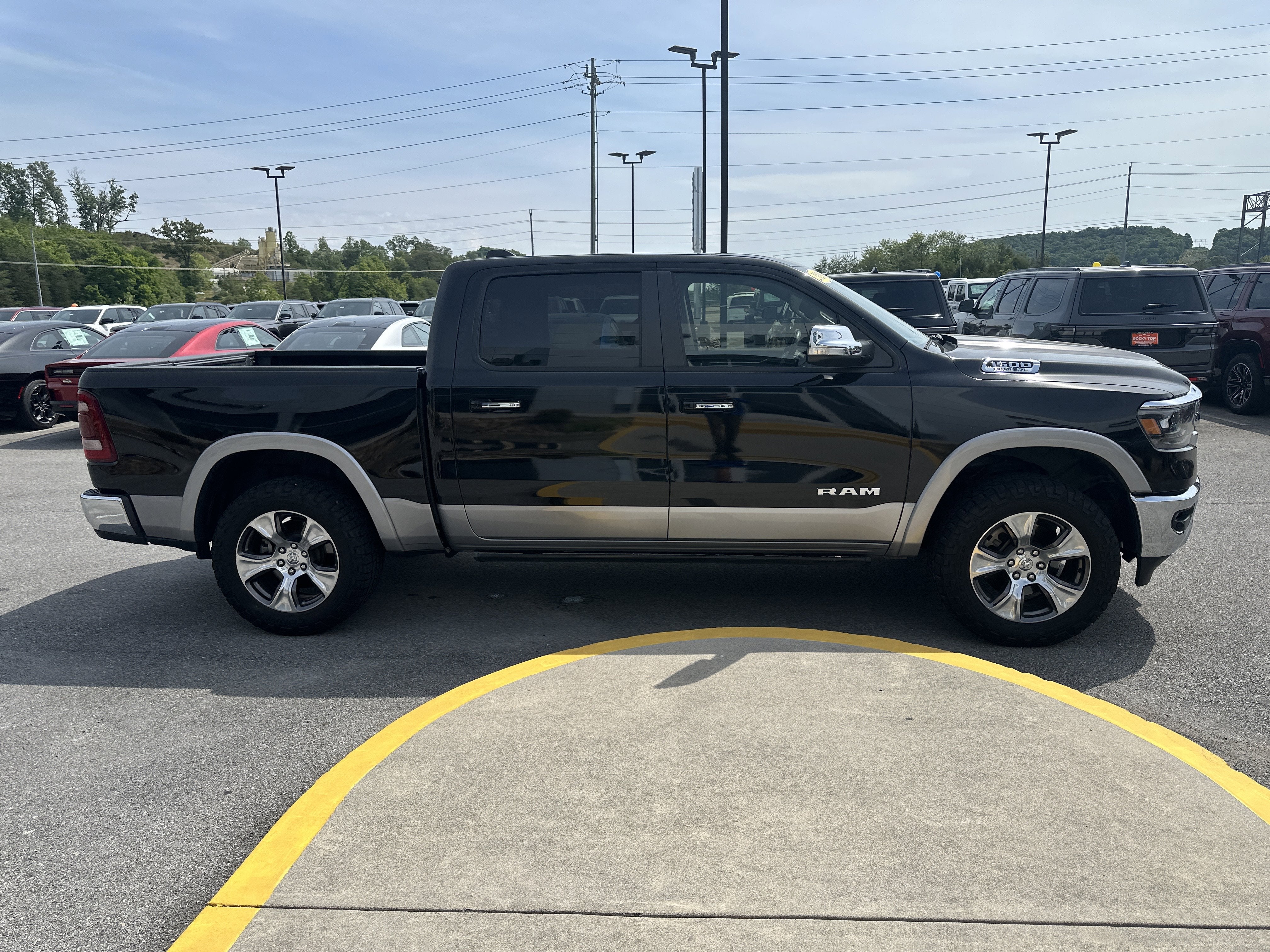 2020 RAM 1500 Laramie Crew Cab 4x4 5'7' Box