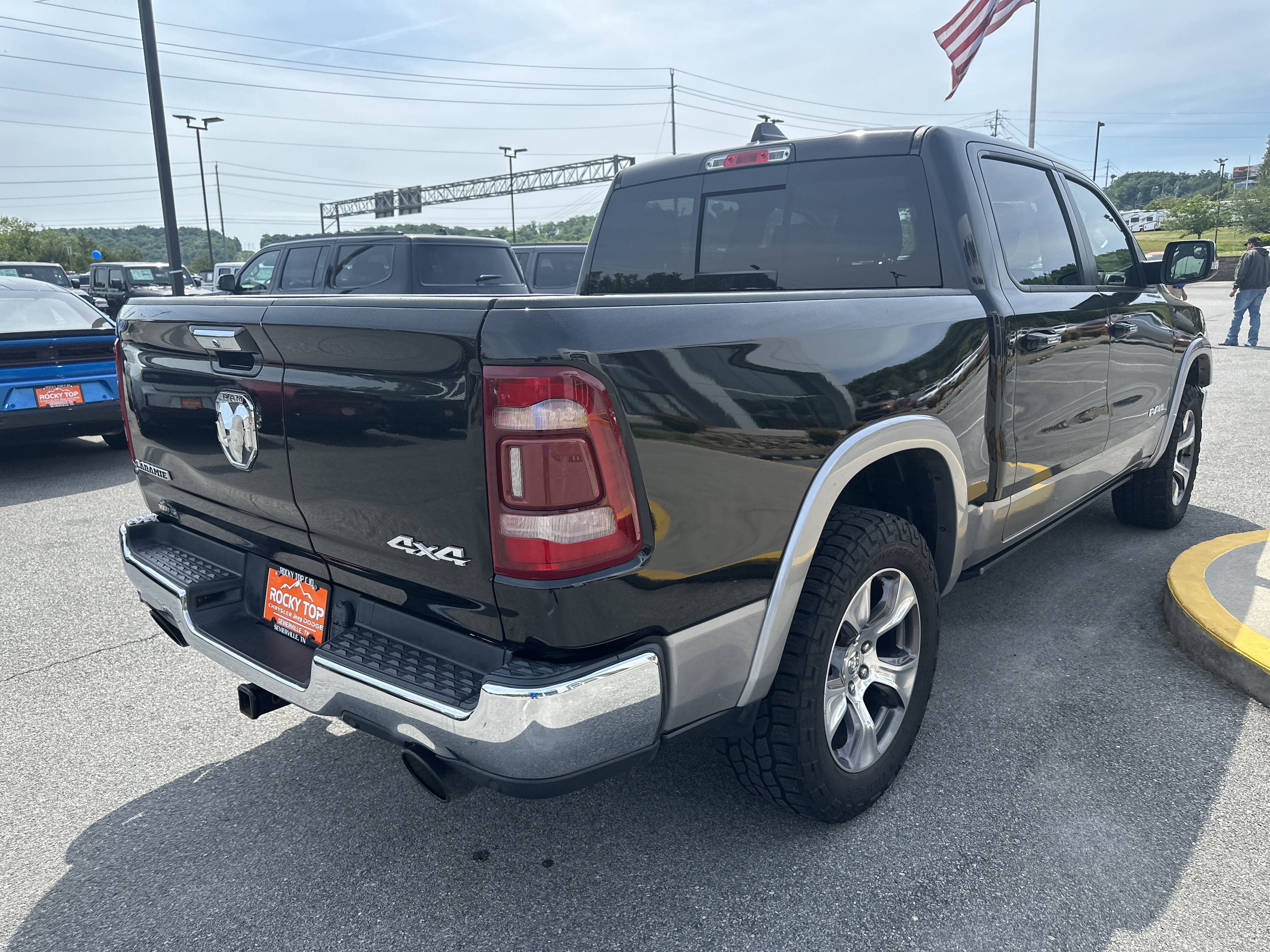 2020 RAM 1500 Laramie Crew Cab 4x4 5'7' Box