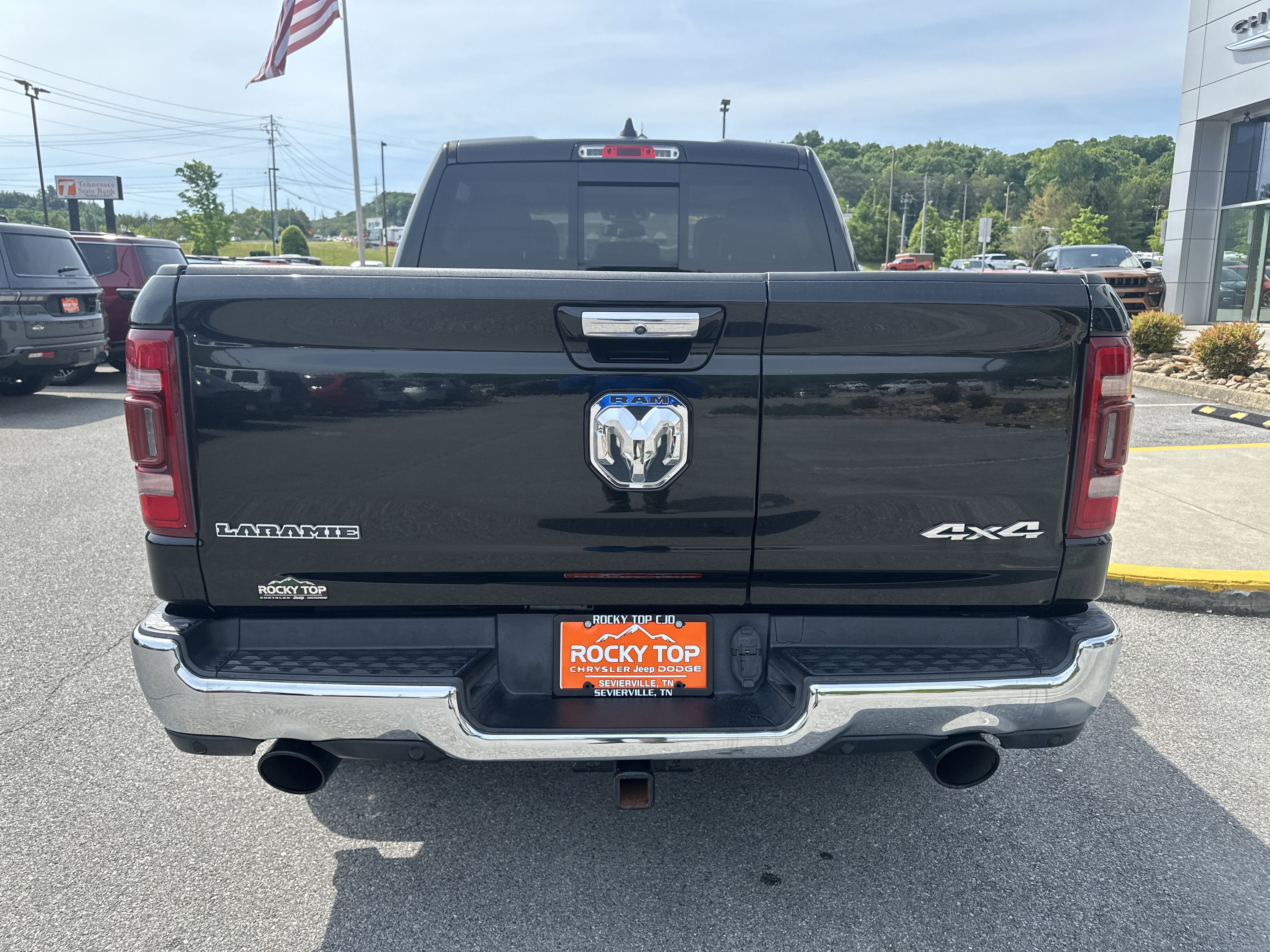 2020 RAM 1500 Laramie Crew Cab 4x4 5'7' Box