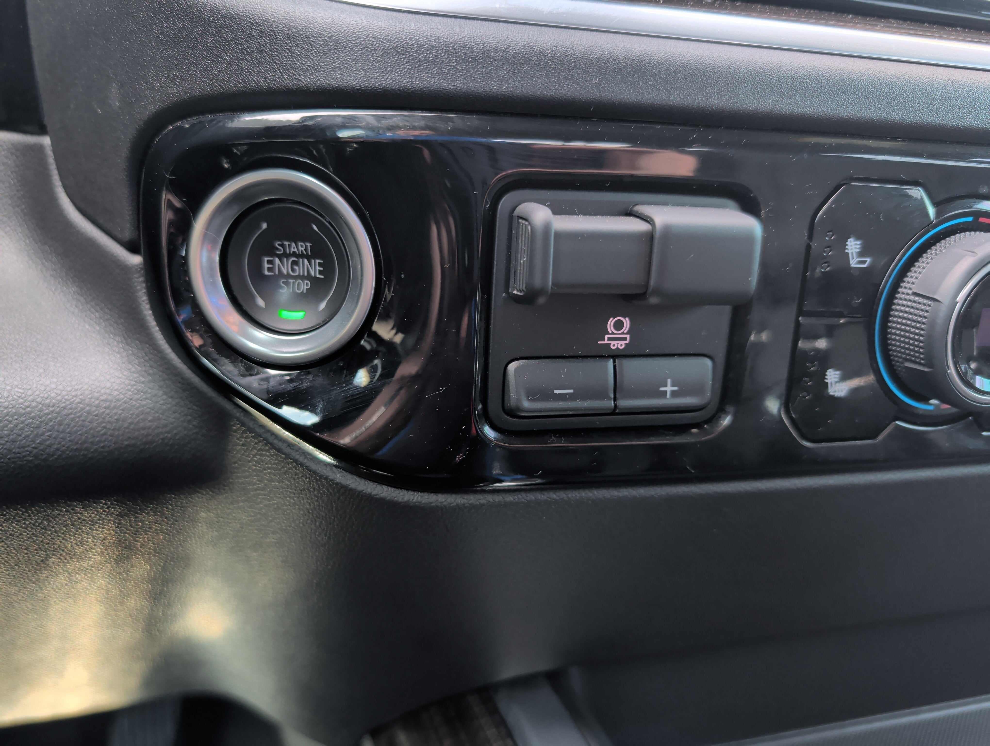 2024 Chevrolet Silverado 1500 4WD Crew Cab Short Bed RST