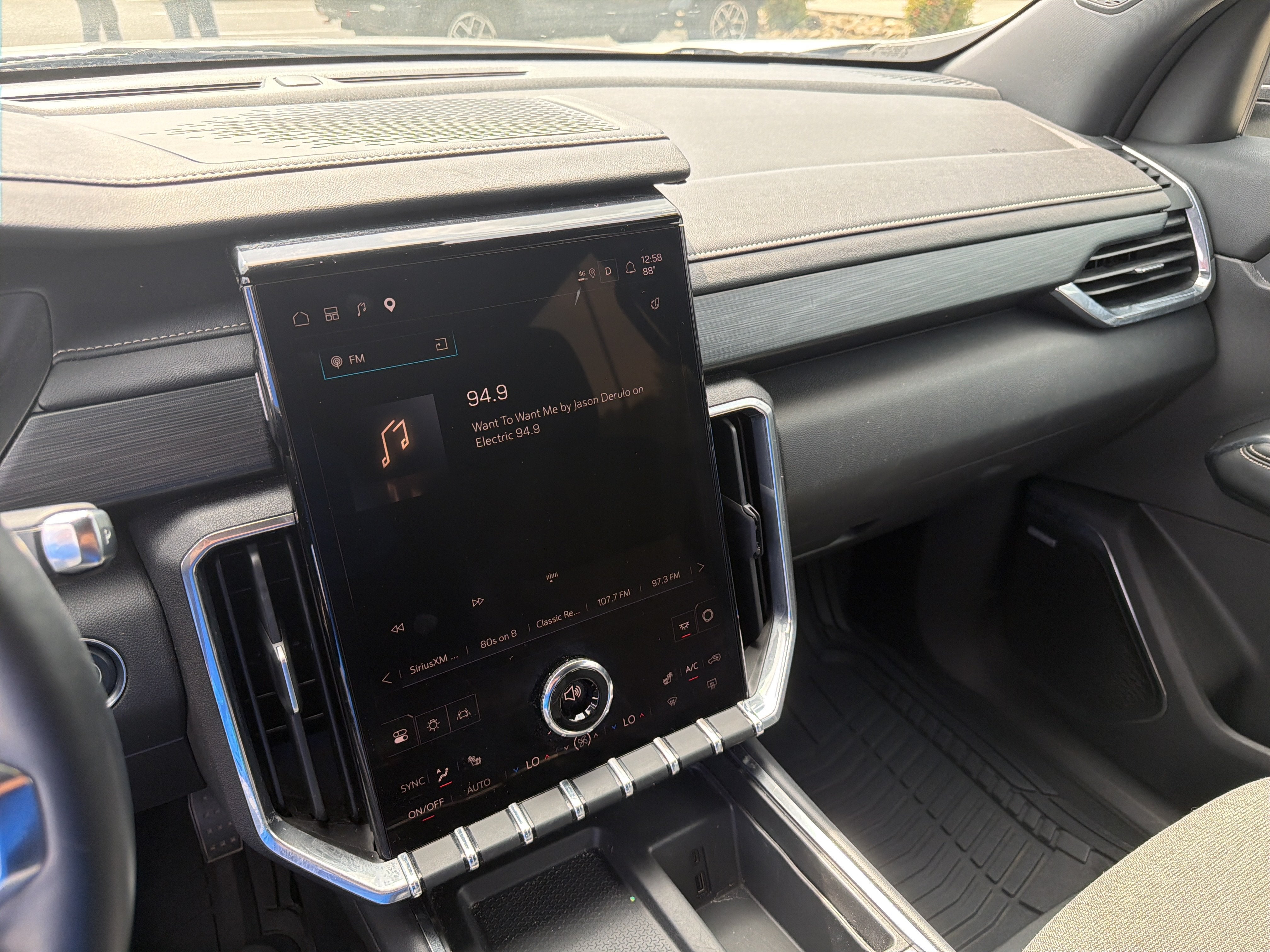 2025 GMC Acadia FWD Elevation