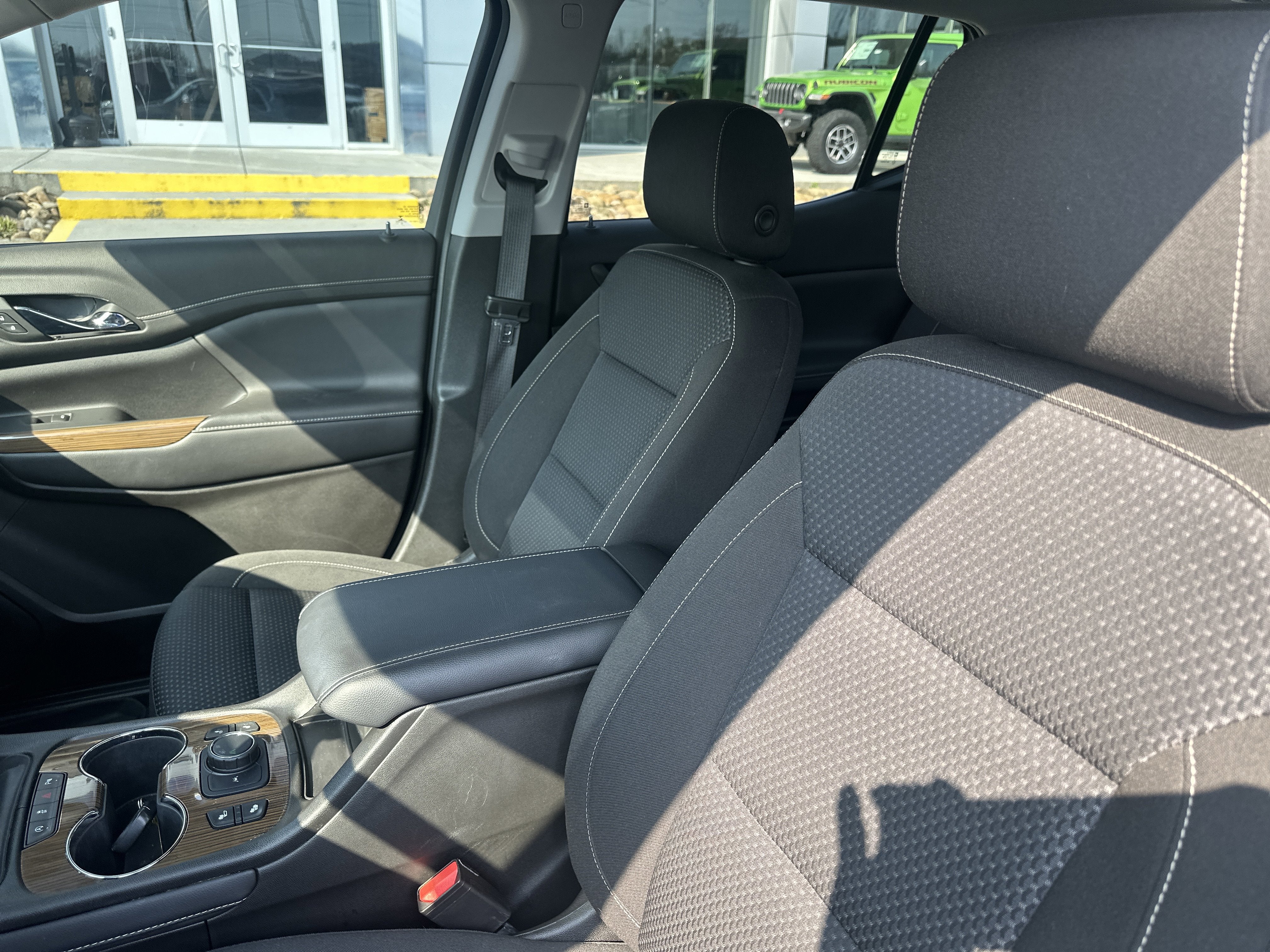 2023 GMC Acadia FWD SLE