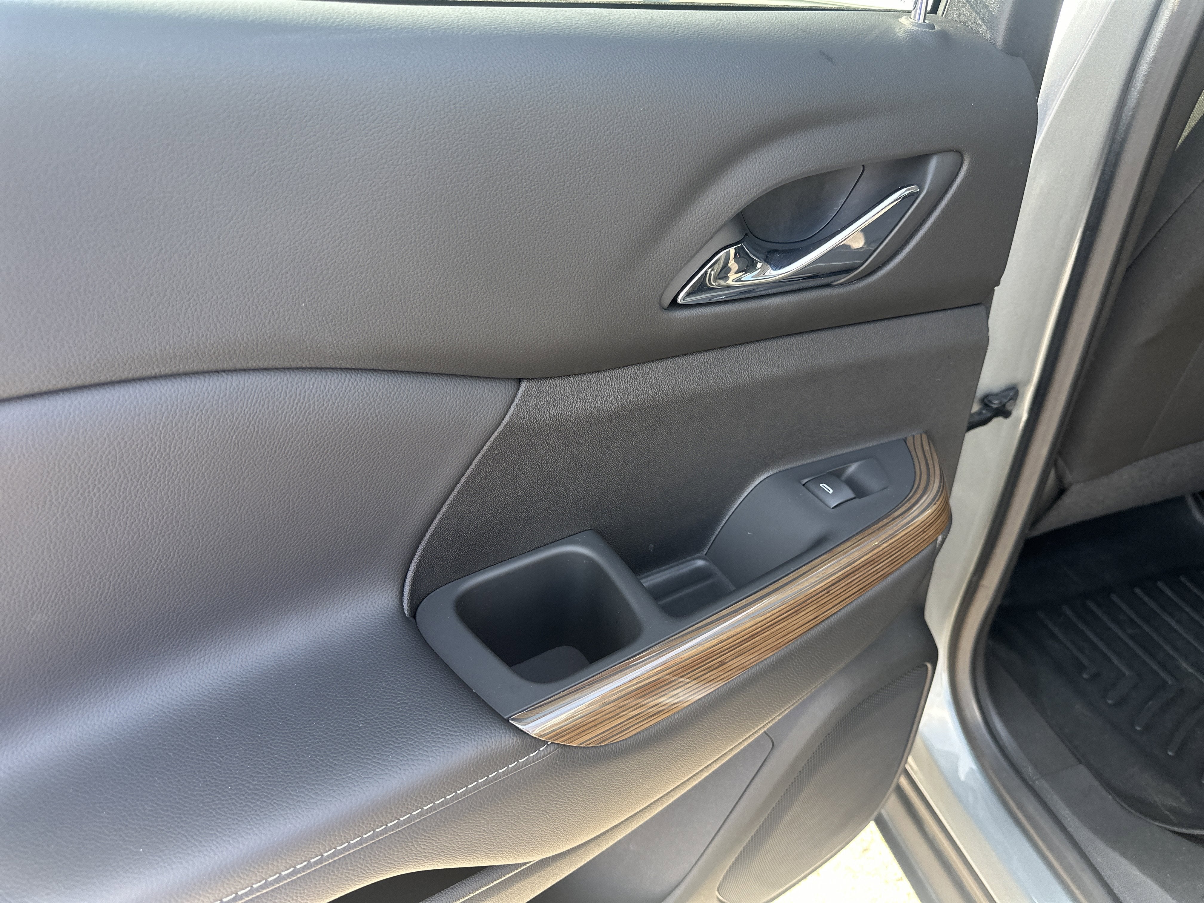 2023 GMC Acadia FWD SLE