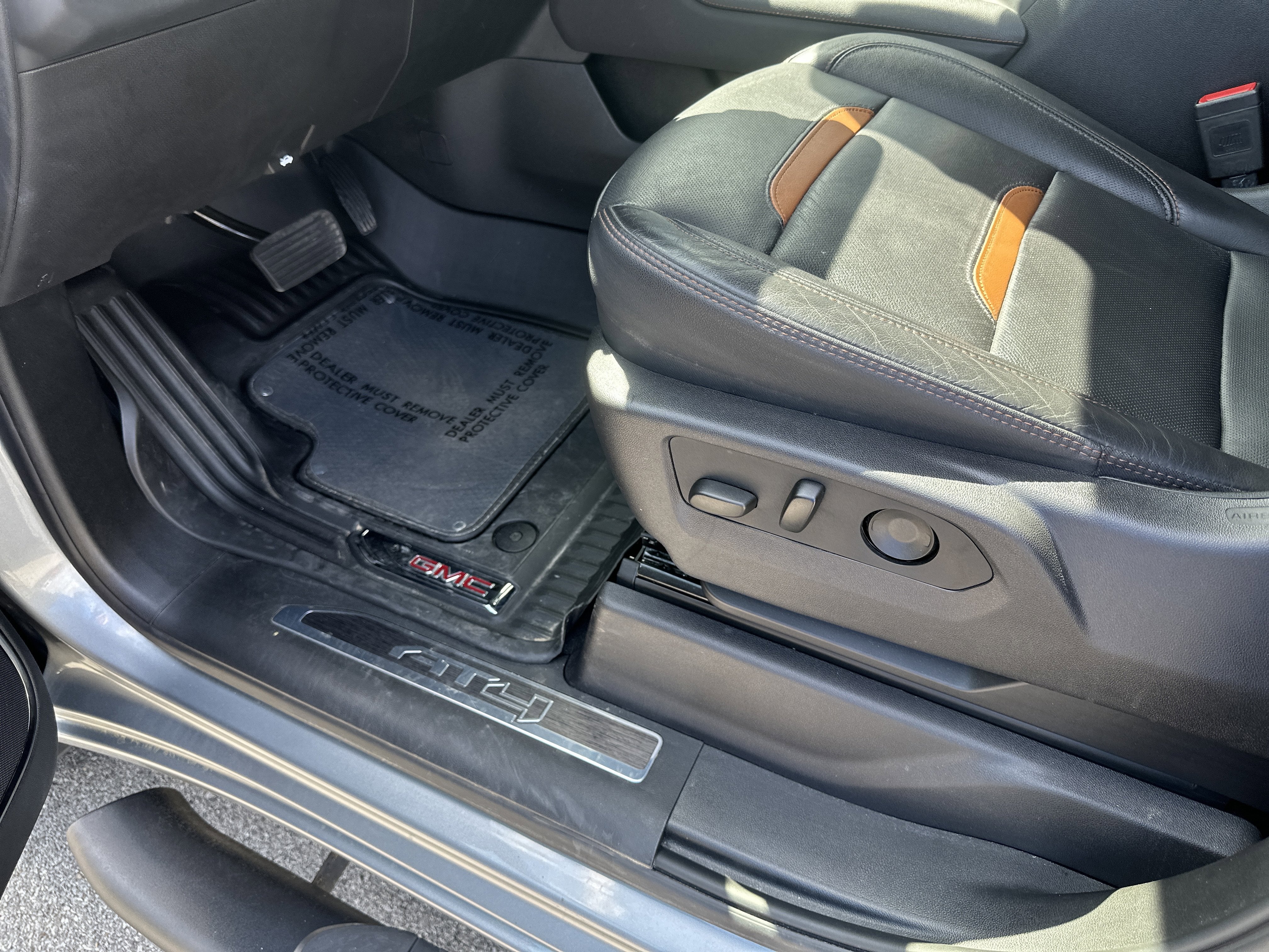 2024 GMC Sierra 1500 4WD Crew Cab Short Box AT4