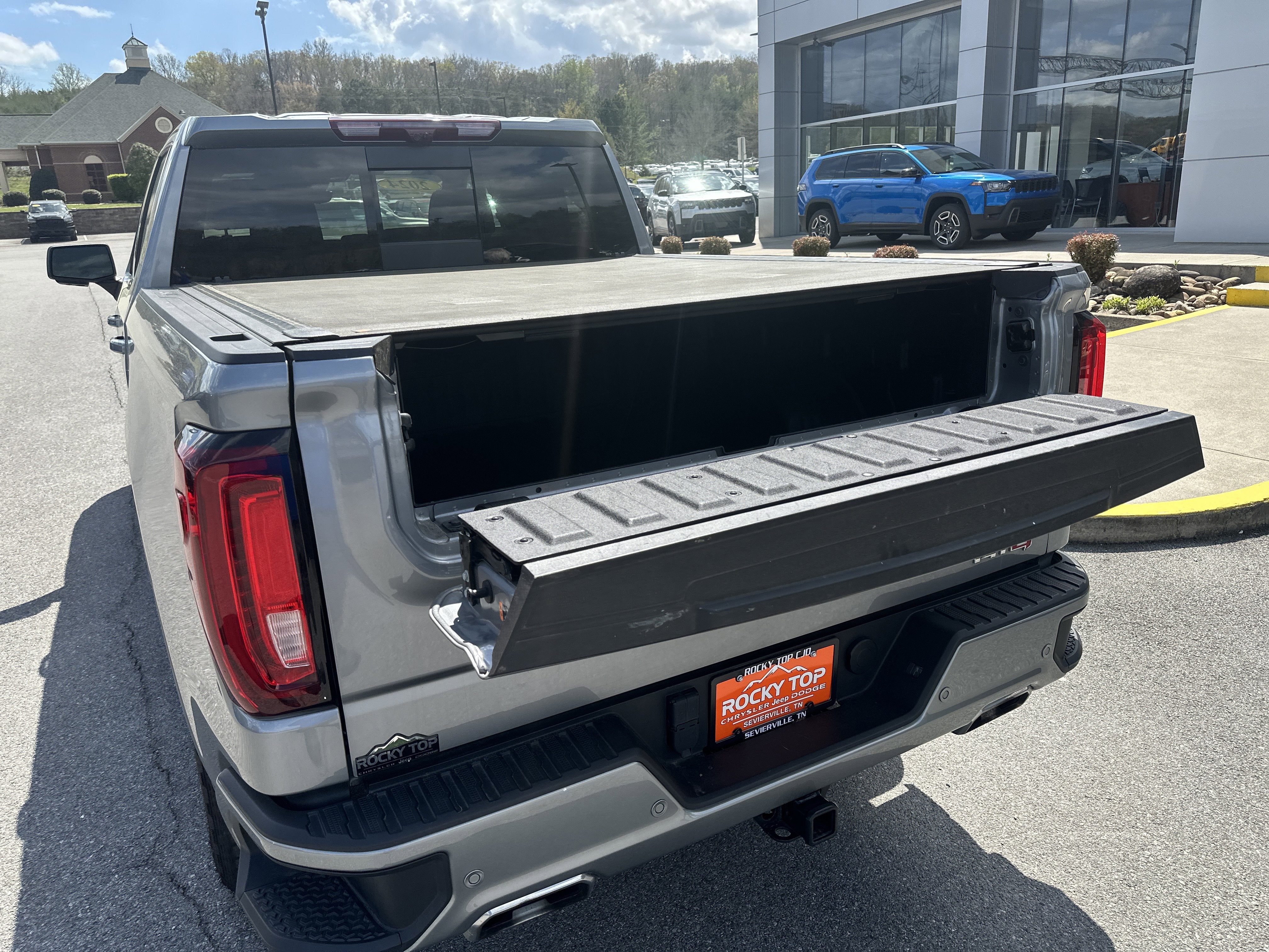 2024 GMC Sierra 1500 4WD Crew Cab Short Box AT4