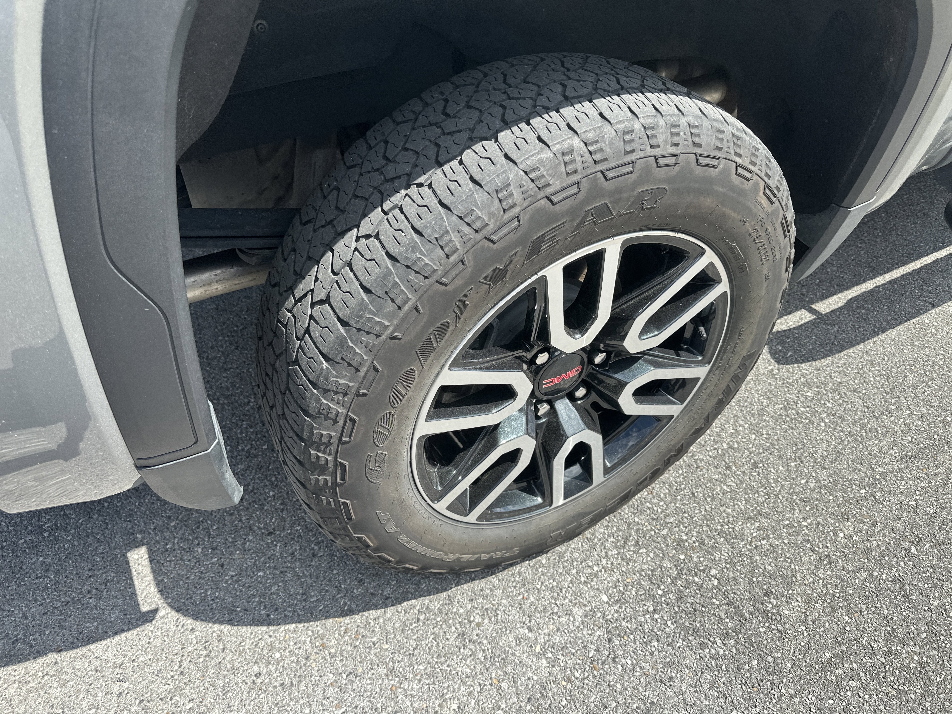 2024 GMC Sierra 1500 4WD Crew Cab Short Box AT4