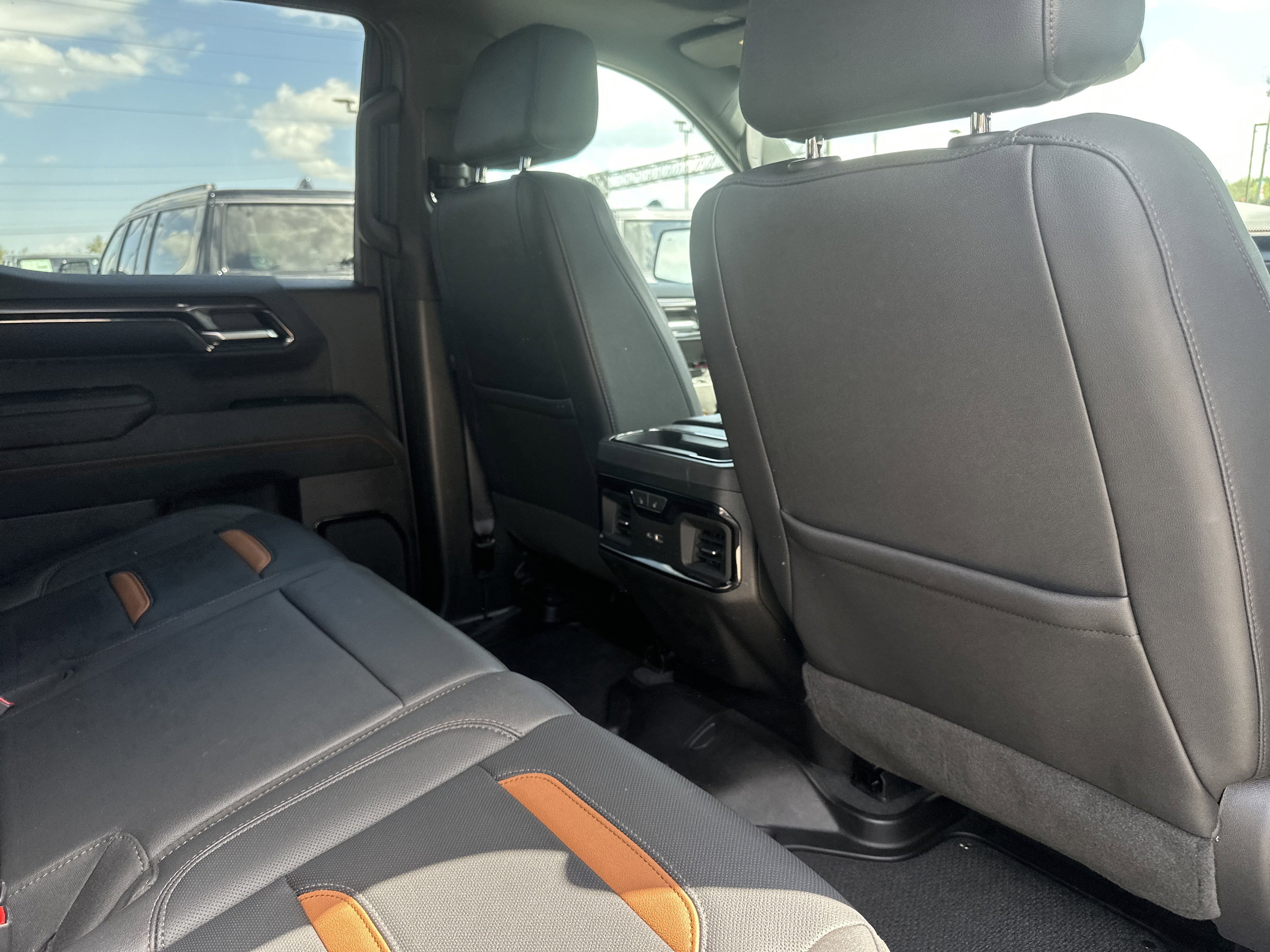 2024 GMC Sierra 1500 4WD Crew Cab Short Box AT4