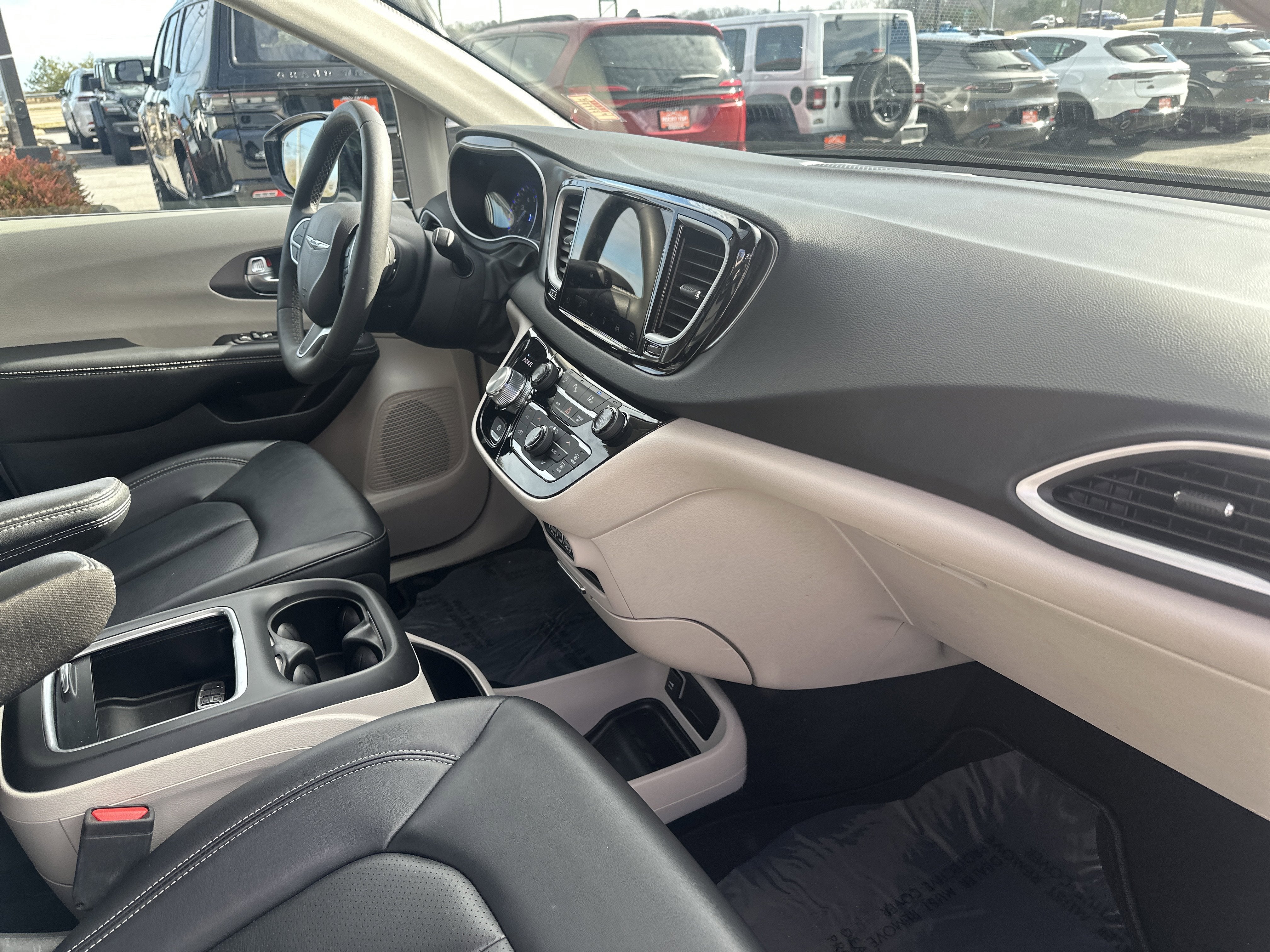 2024 Chrysler Pacifica Touring L