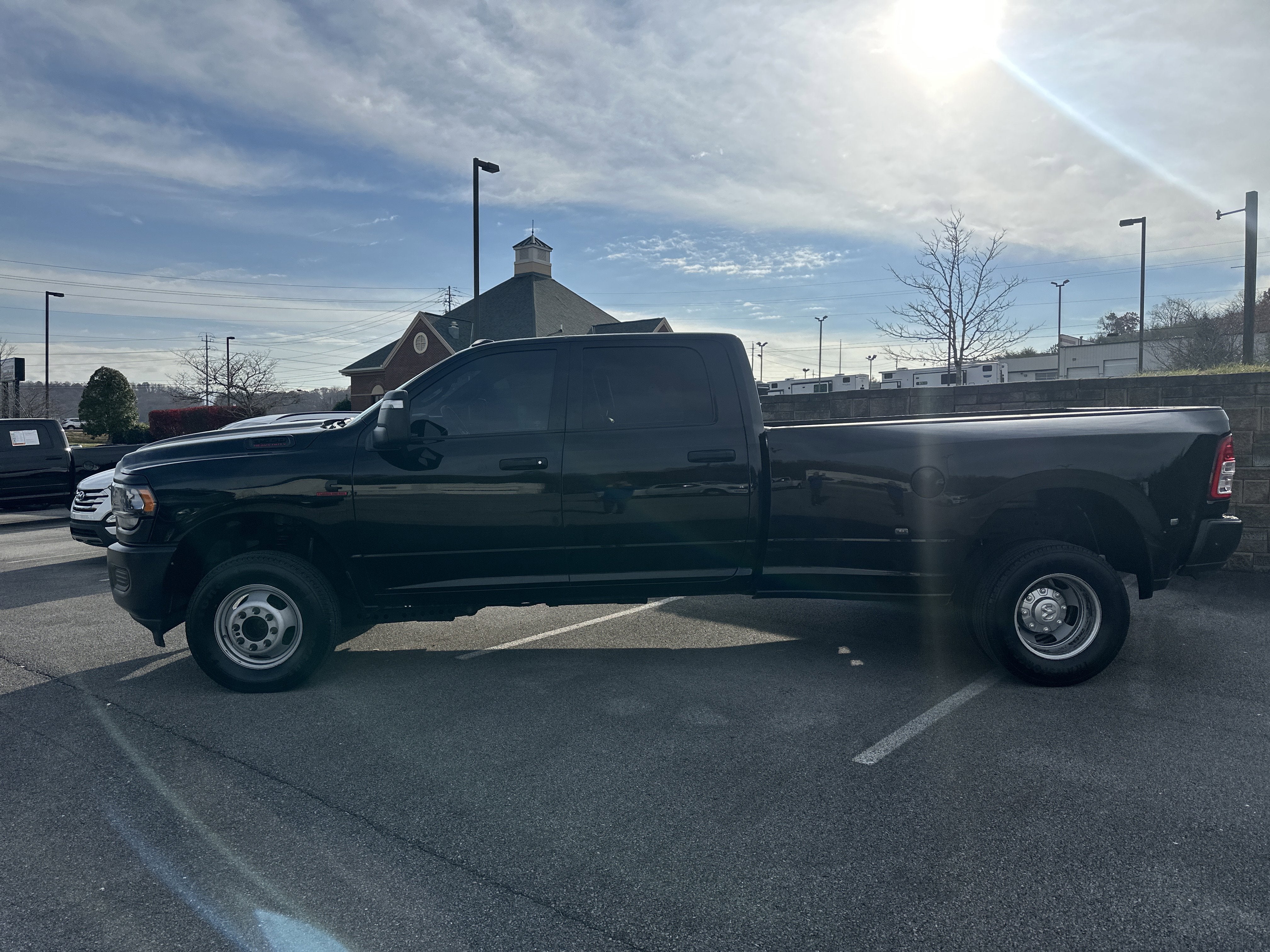 2023 RAM 3500 Tradesman Crew Cab 4x4 8' Box