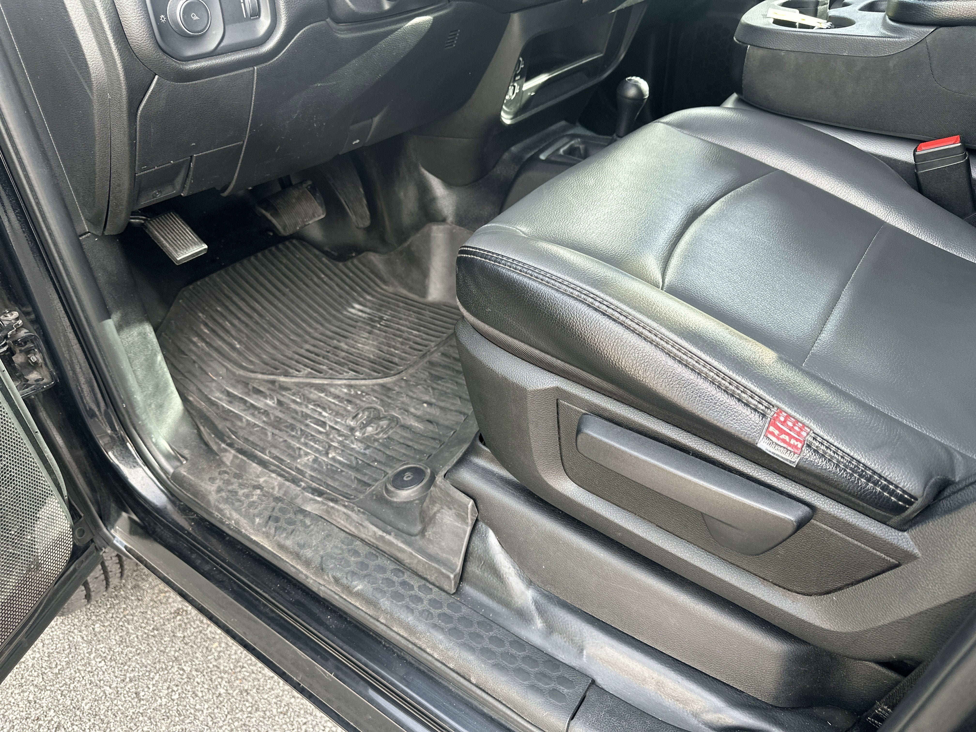 2023 RAM 3500 Tradesman Crew Cab 4x4 8' Box