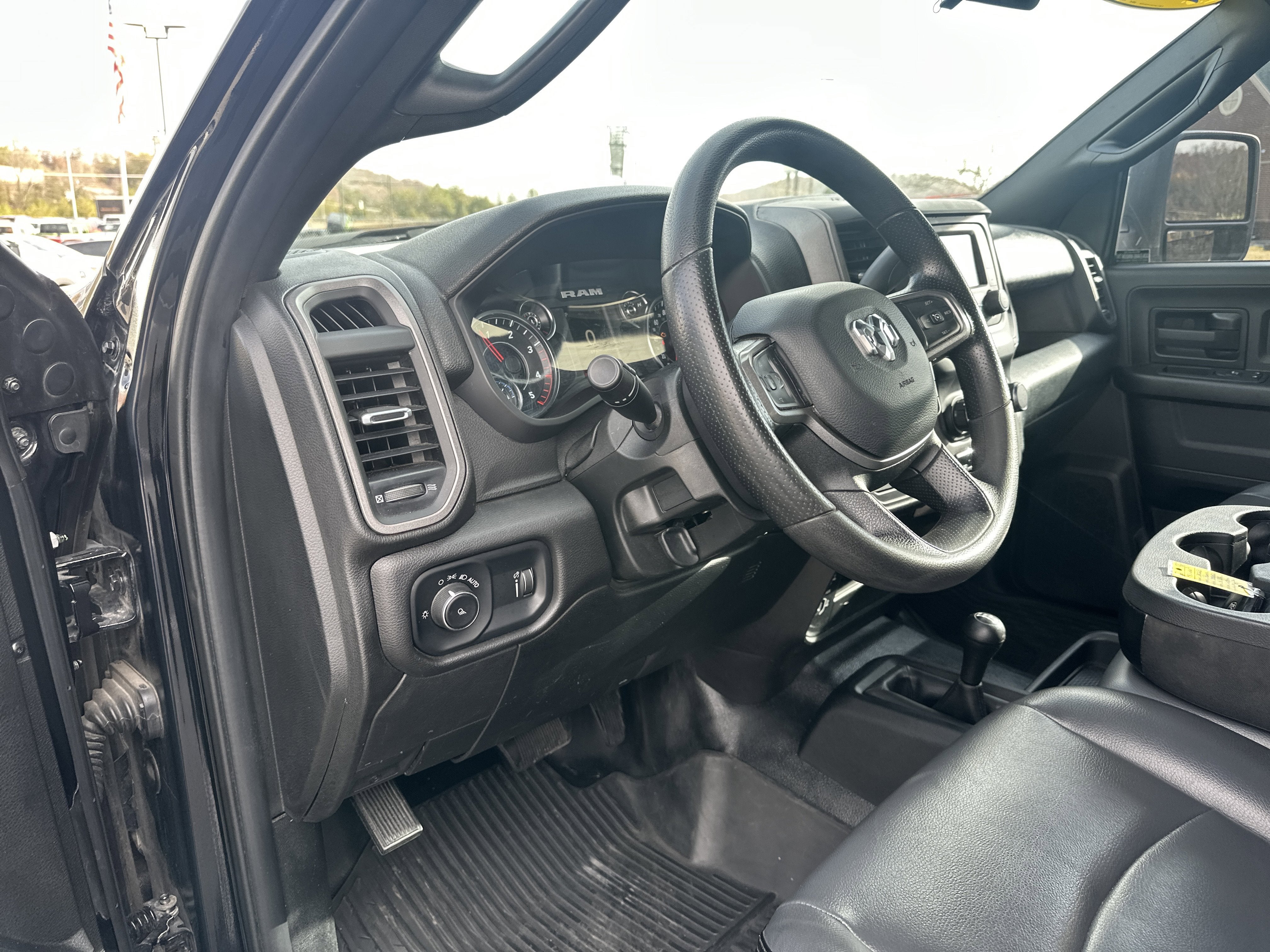 2023 RAM 3500 Tradesman Crew Cab 4x4 8' Box