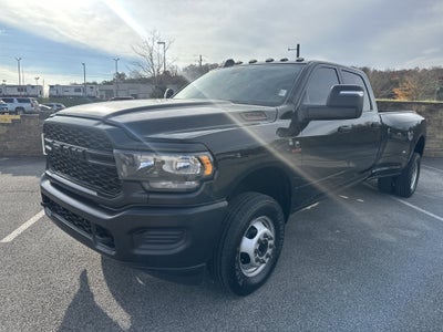 2023 RAM 3500 Tradesman Crew Cab 4x4 8' Box