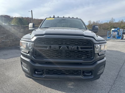 2023 RAM 3500 Tradesman Crew Cab 4x4 8' Box
