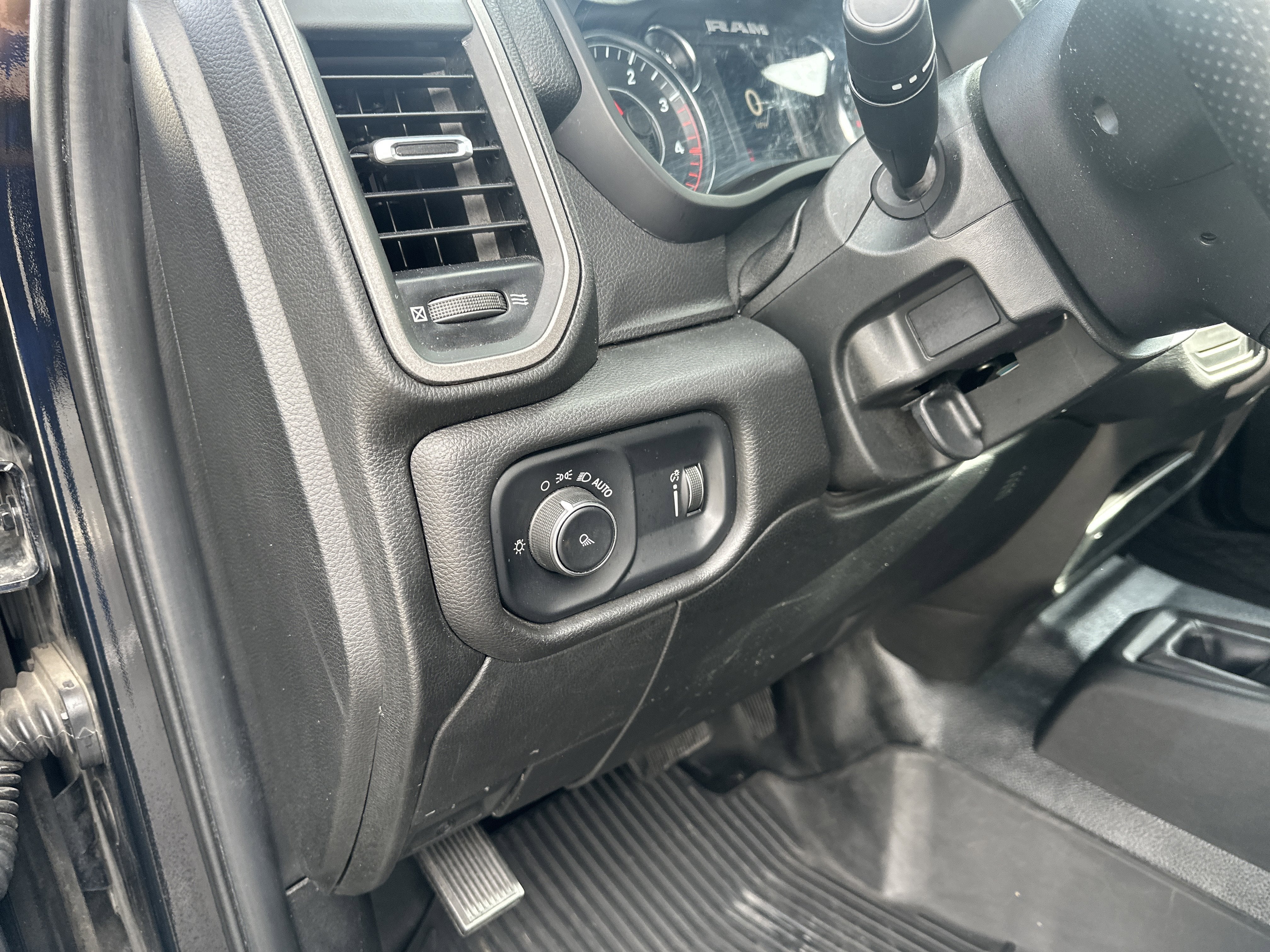 2023 RAM 3500 Tradesman Crew Cab 4x4 8' Box