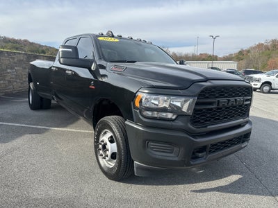 2023 RAM 3500 Tradesman Crew Cab 4x4 8' Box