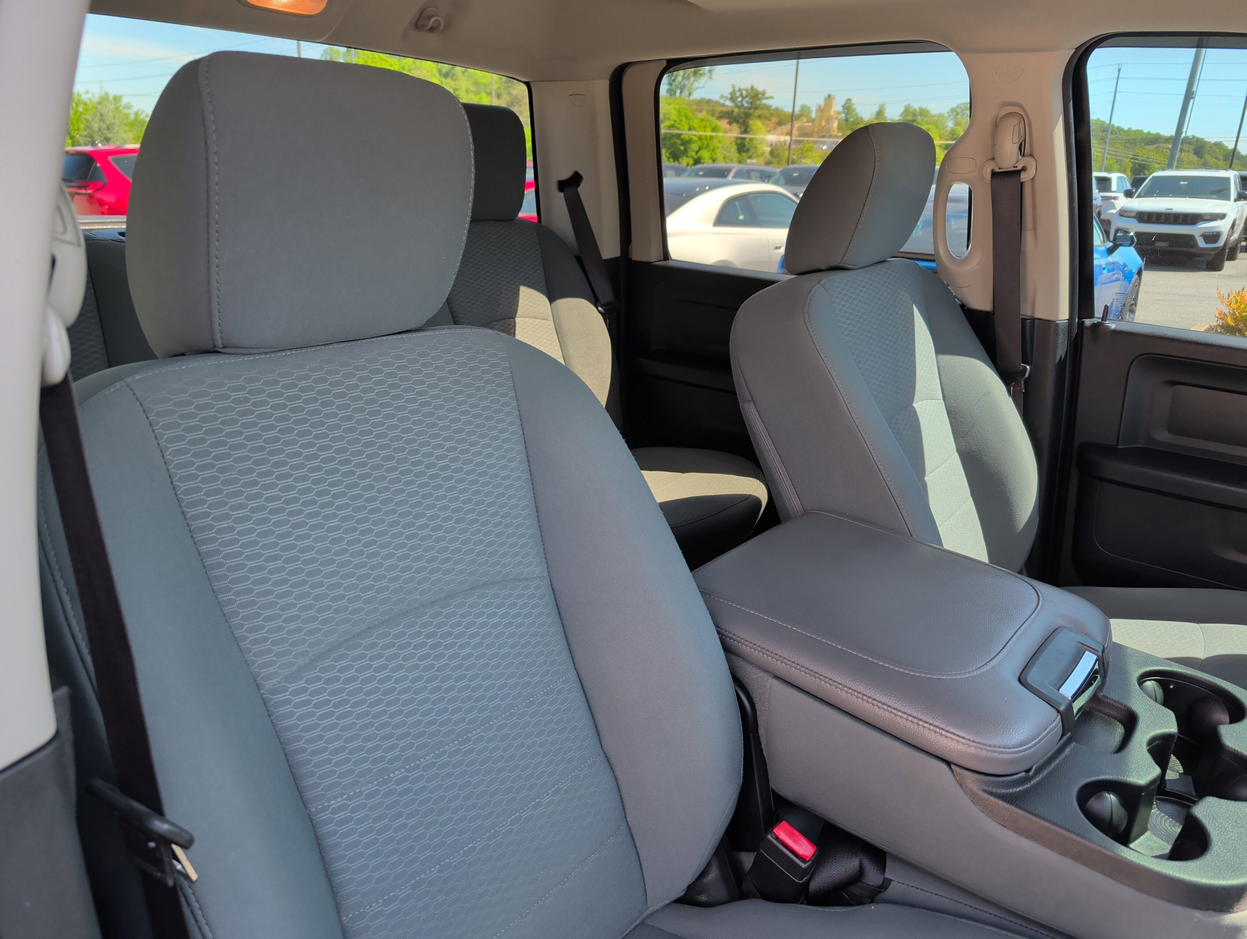 2017 RAM 1500 Express Crew Cab 4x4 5'7' Box