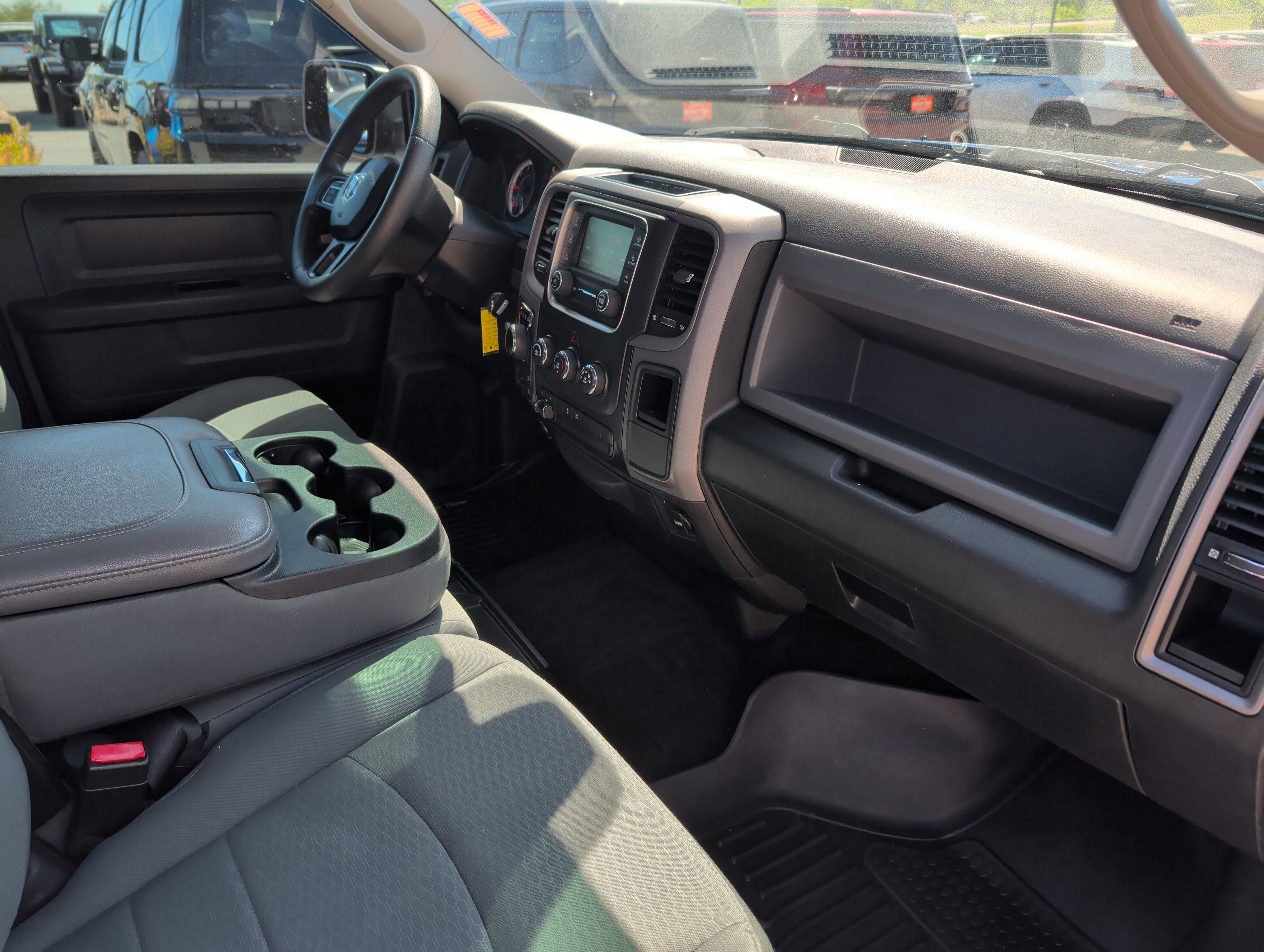 2017 RAM 1500 Express Crew Cab 4x4 5'7' Box