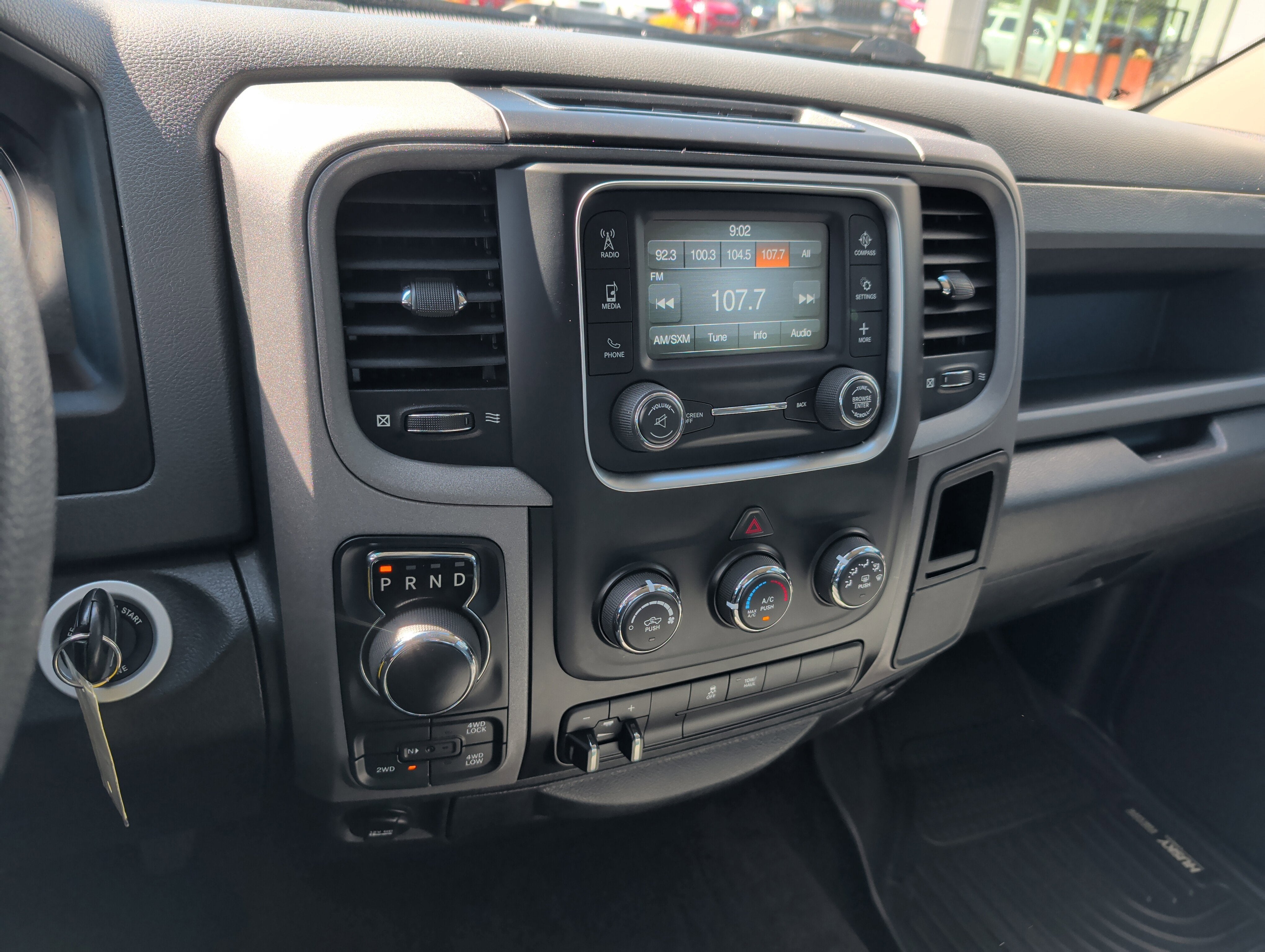 2017 RAM 1500 Express Crew Cab 4x4 5'7' Box