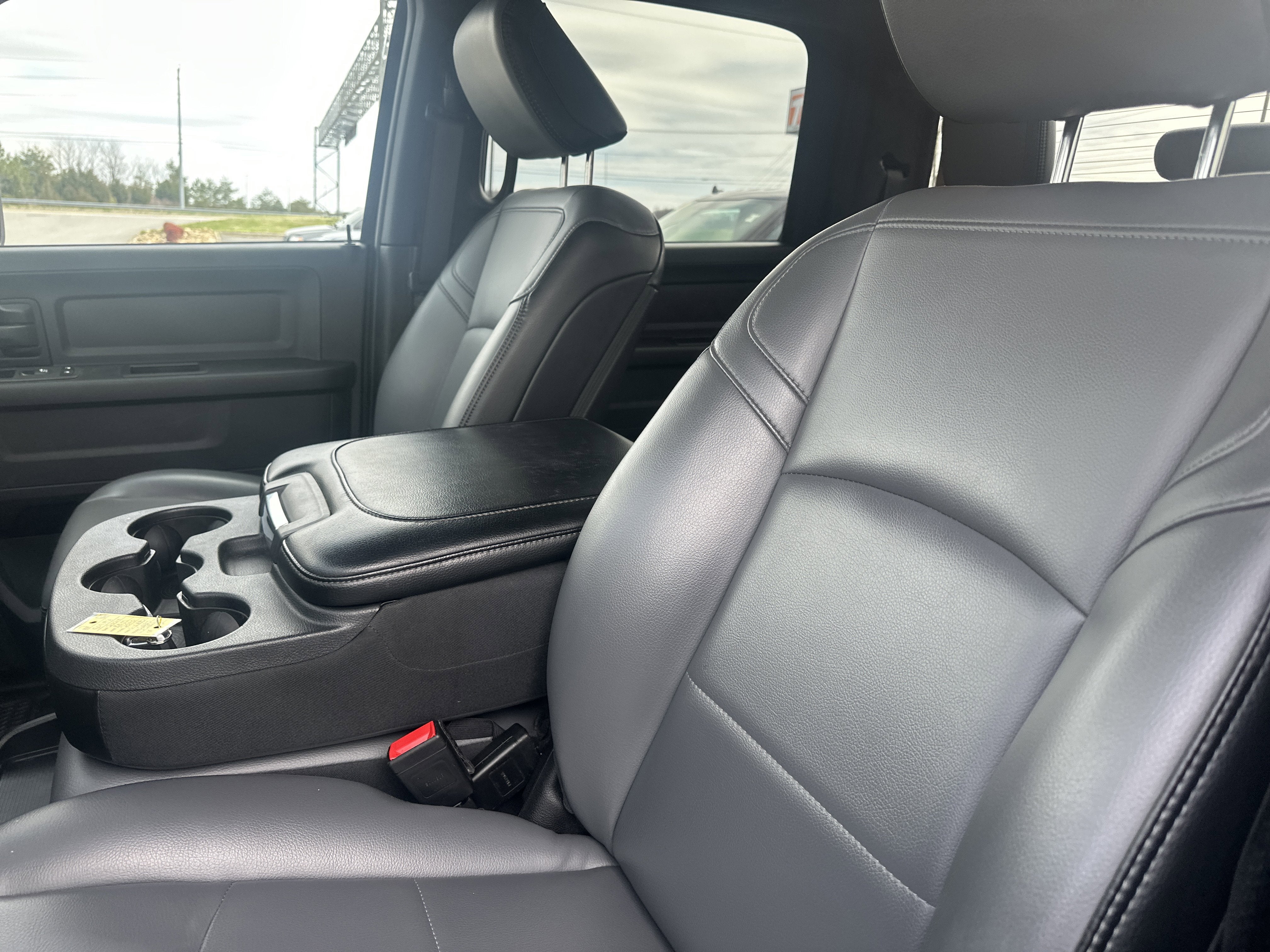 2024 RAM 2500 Tradesman Crew Cab 4x4 6'4' Box