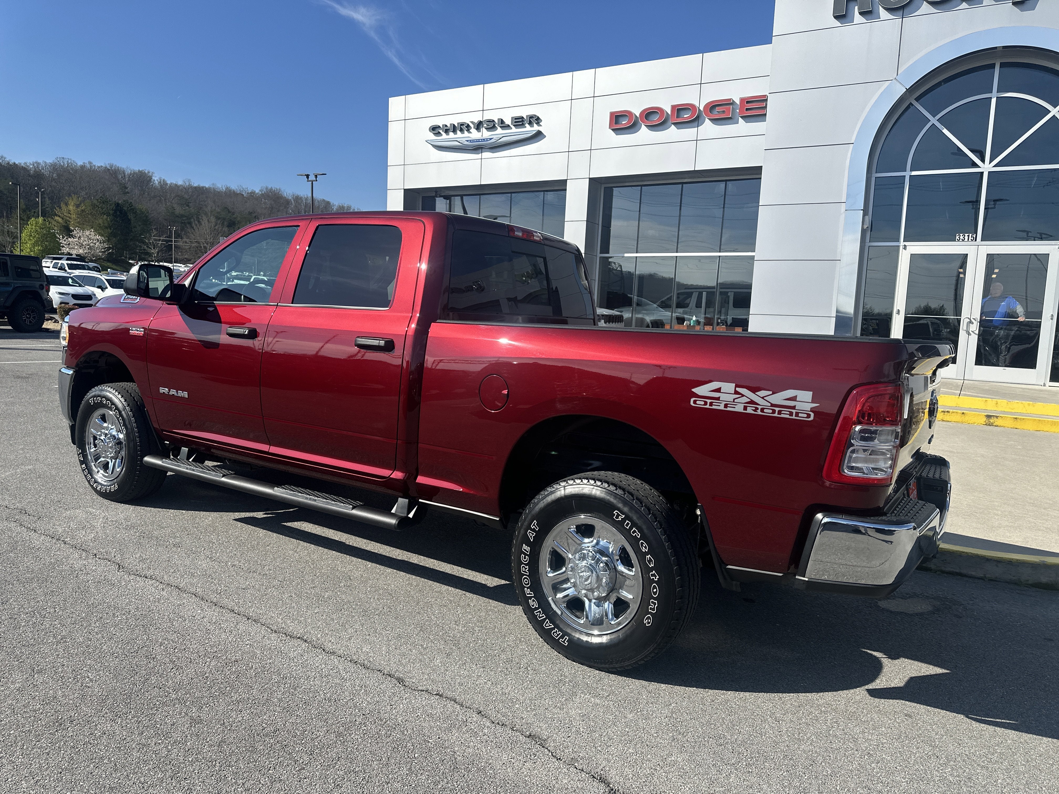 2022 RAM 2500 Tradesman Crew Cab 4x4 6'4' Box