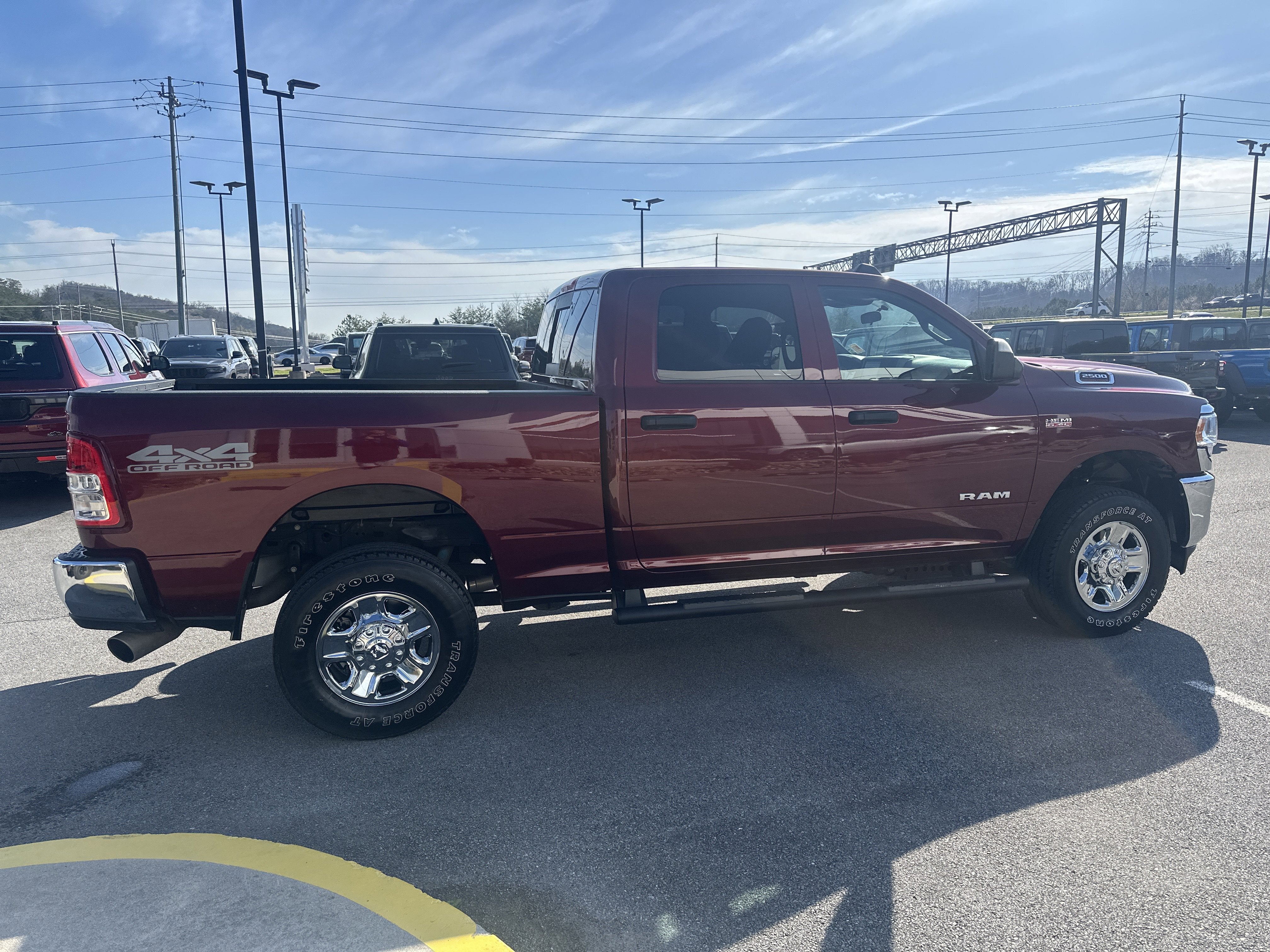2022 RAM 2500 Tradesman Crew Cab 4x4 6'4' Box