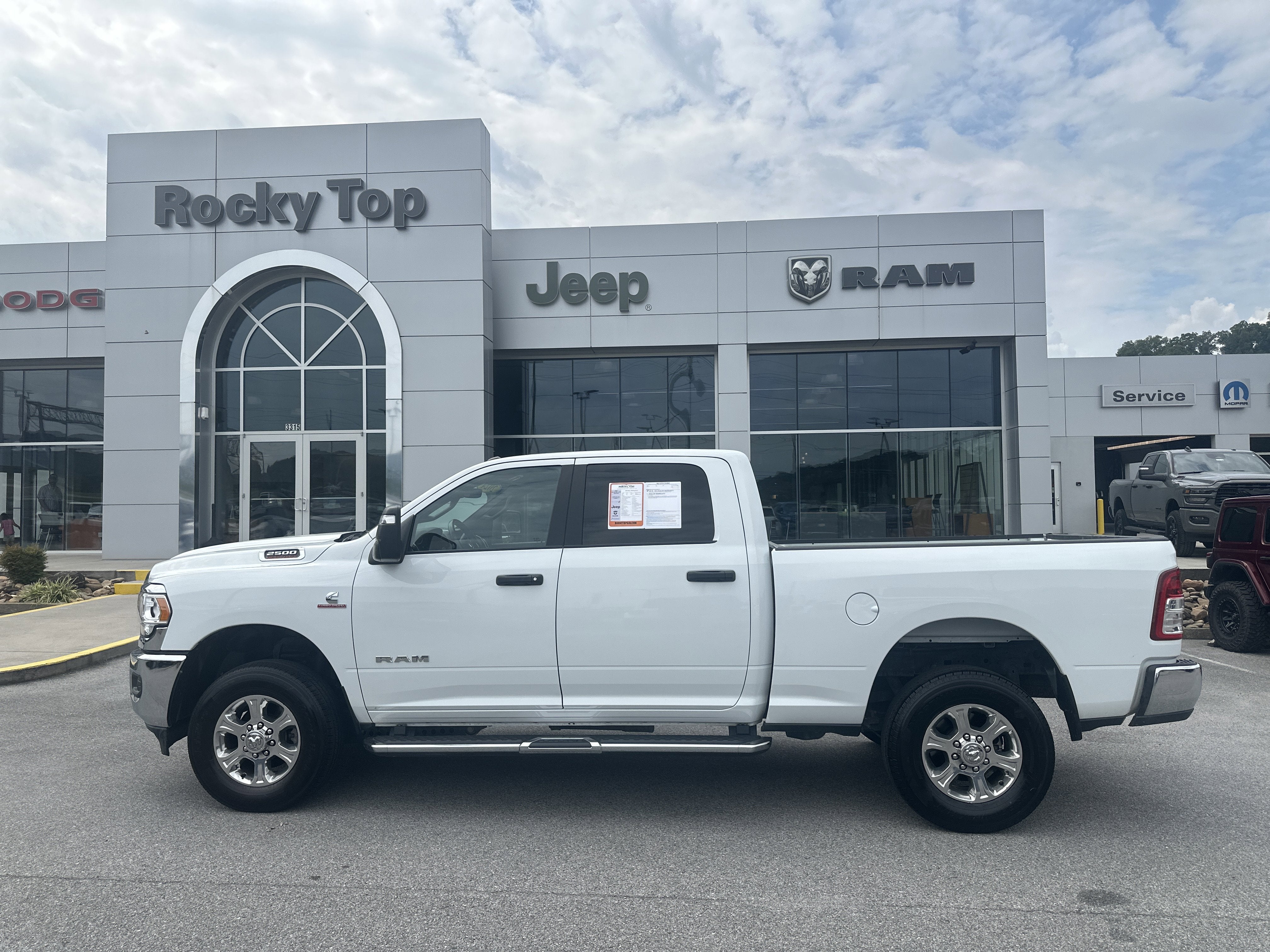 2024 RAM 2500 Big Horn Crew Cab 4x4 6'4' Box