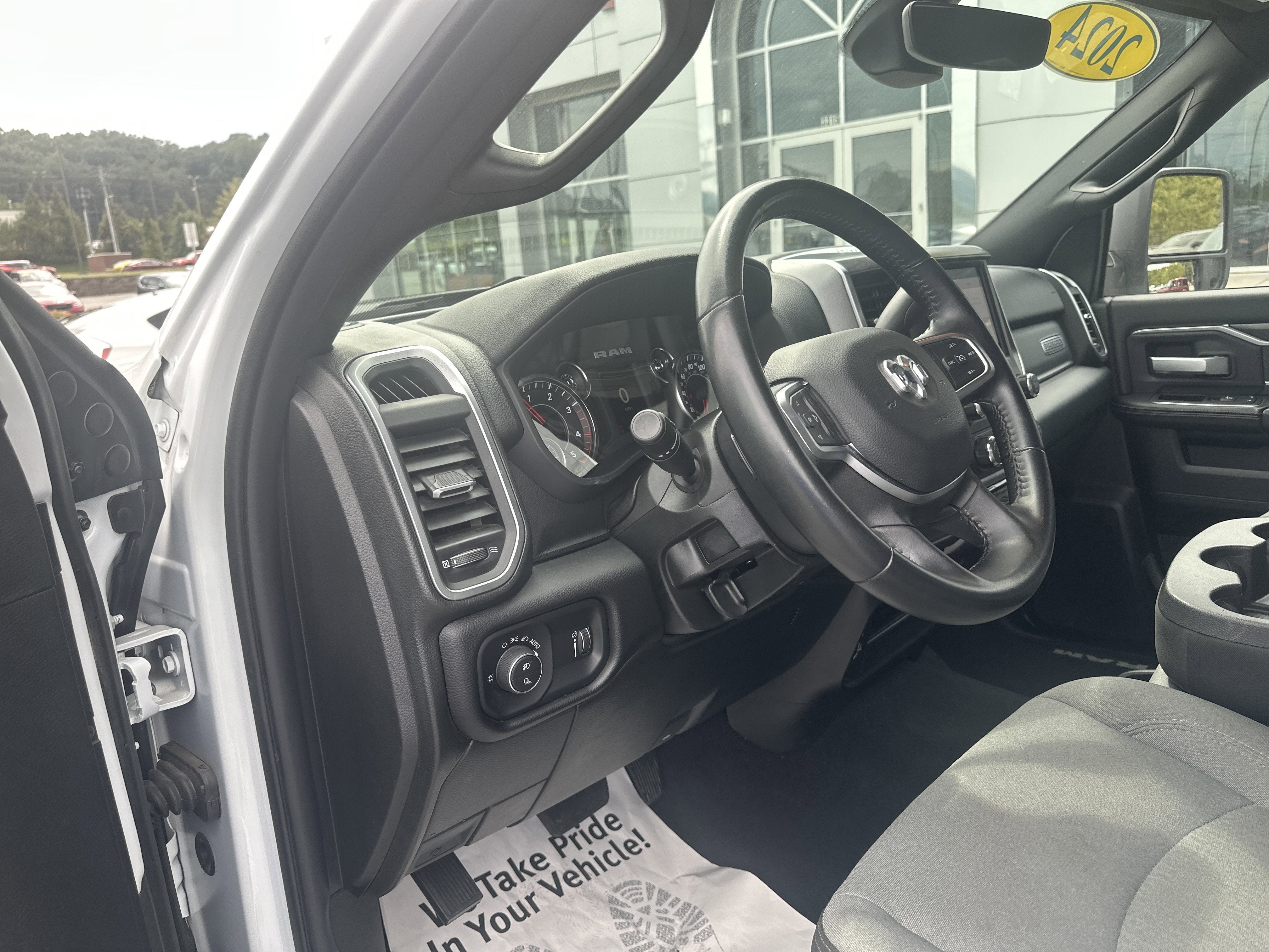 2024 RAM 2500 Big Horn Crew Cab 4x4 6'4' Box