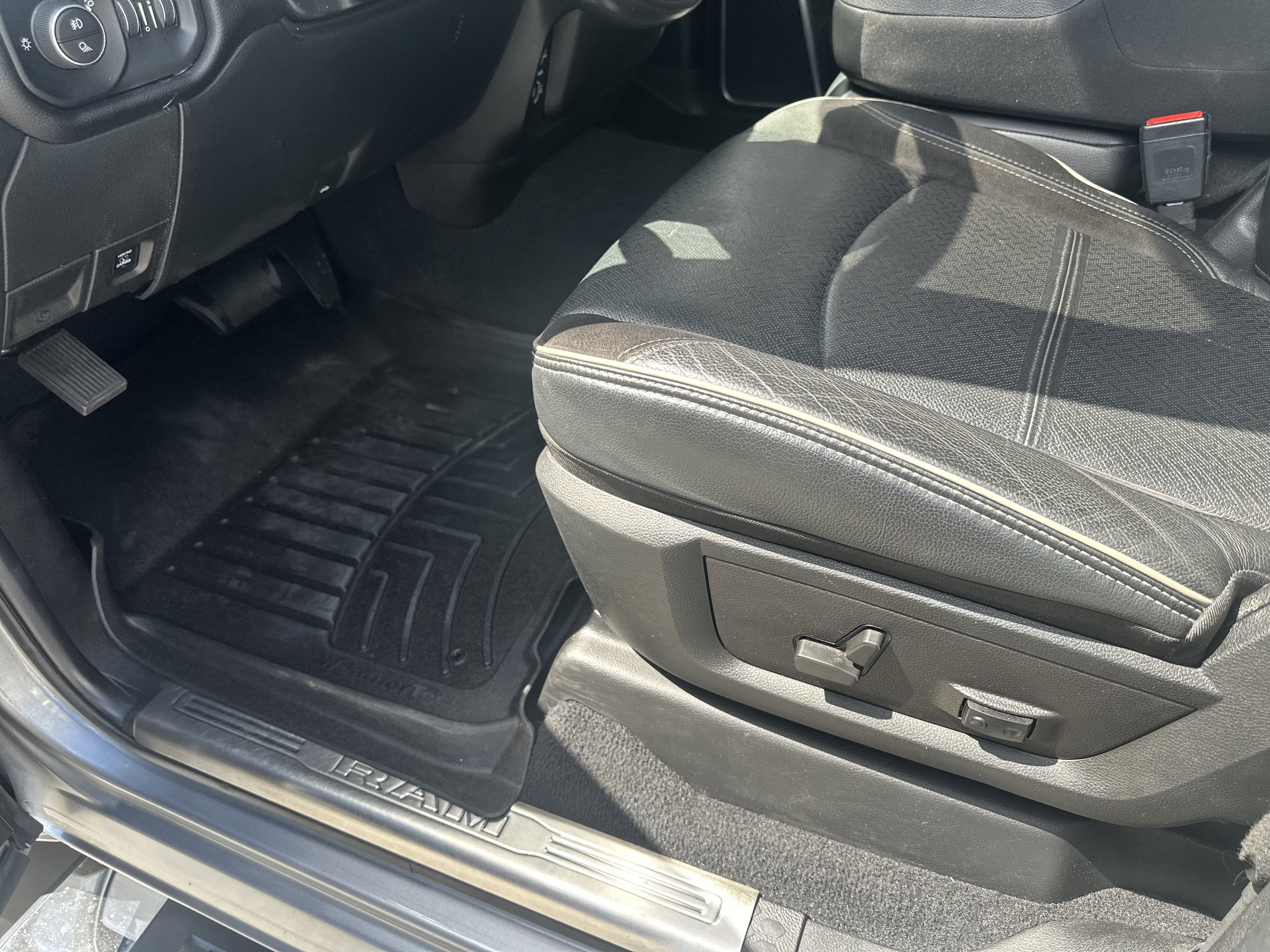 2022 RAM 2500 Laramie Crew Cab 4x4 6'4' Box