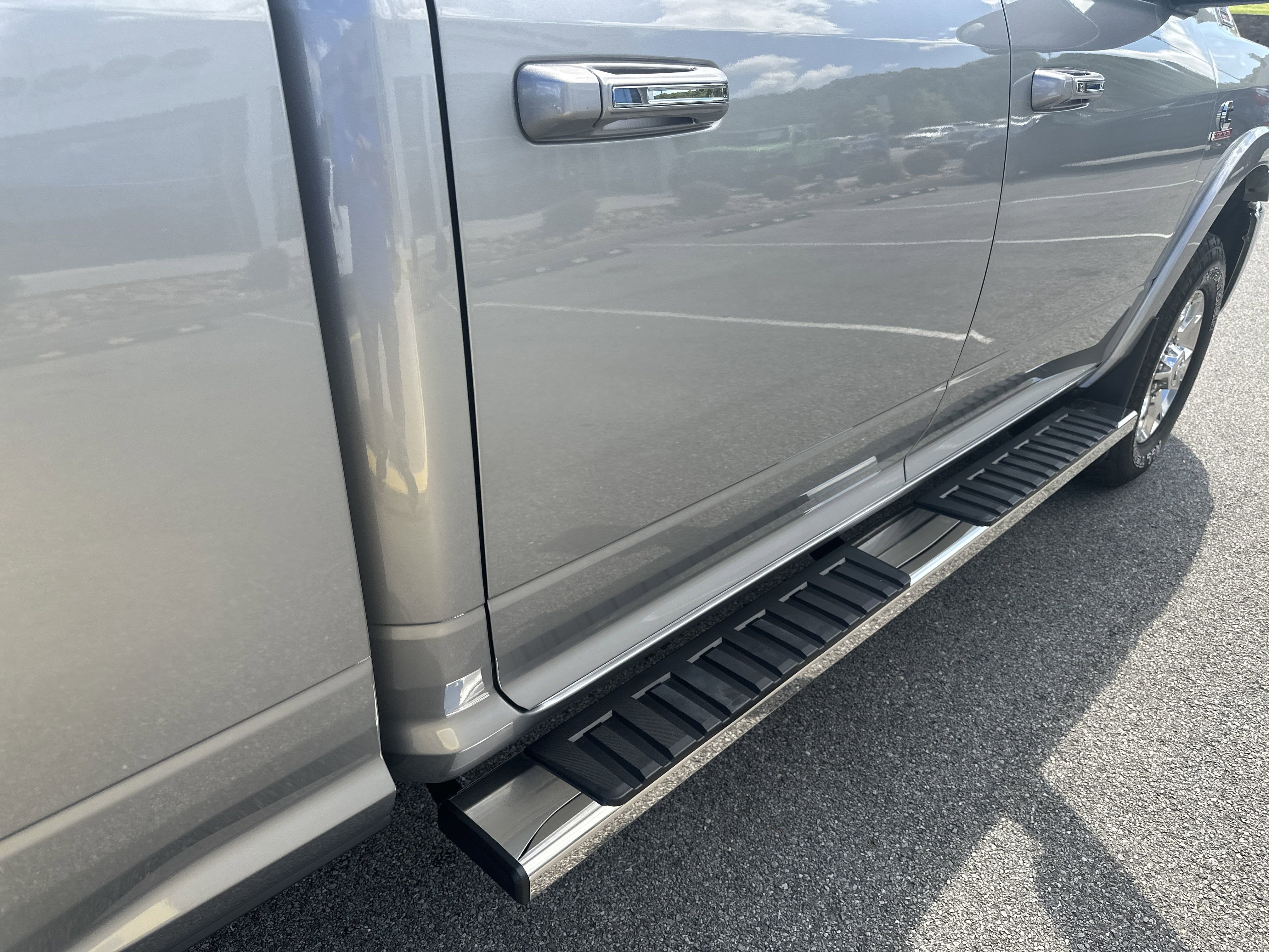 2022 RAM 2500 Laramie Crew Cab 4x4 6'4' Box