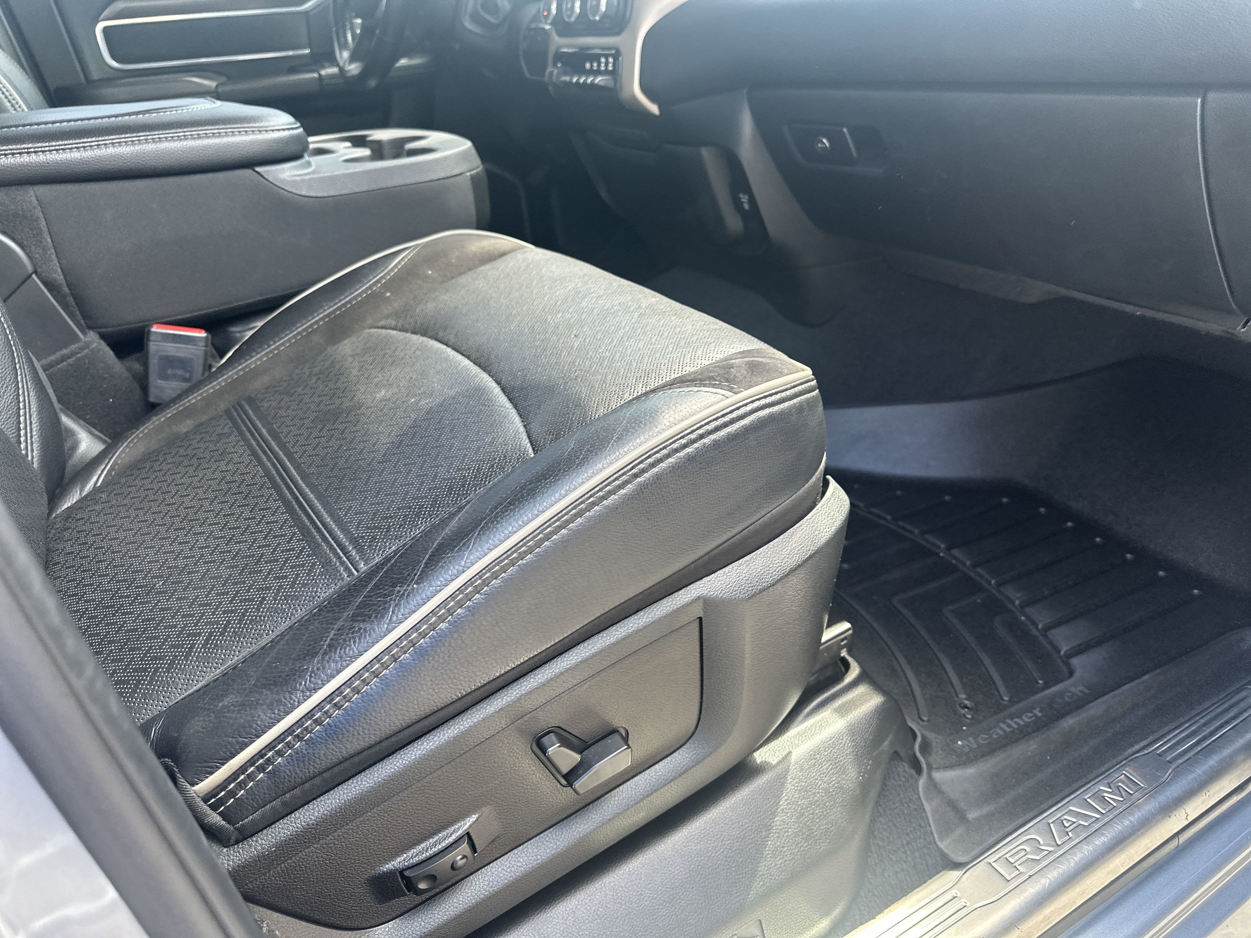 2022 RAM 2500 Laramie Crew Cab 4x4 6'4' Box