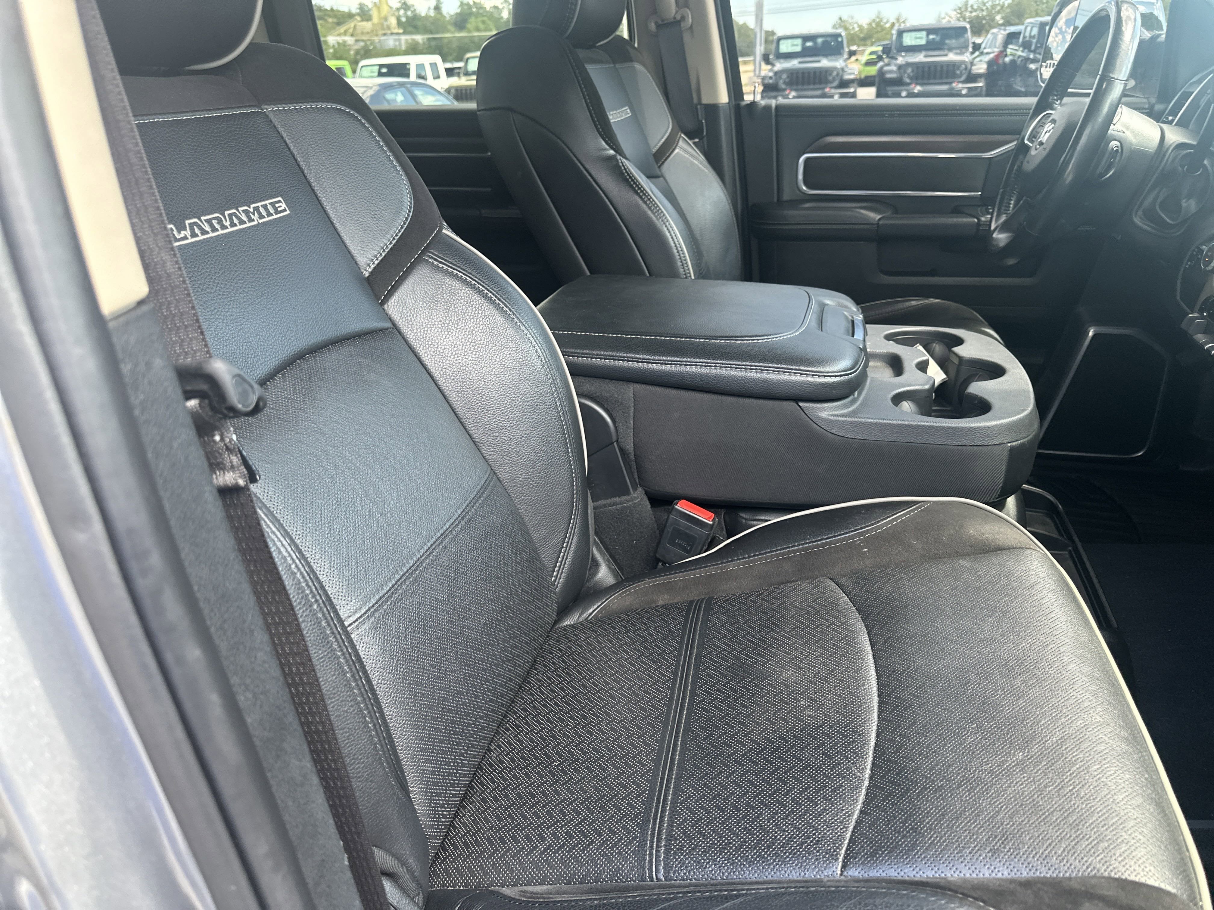 2022 RAM 2500 Laramie Crew Cab 4x4 6'4' Box