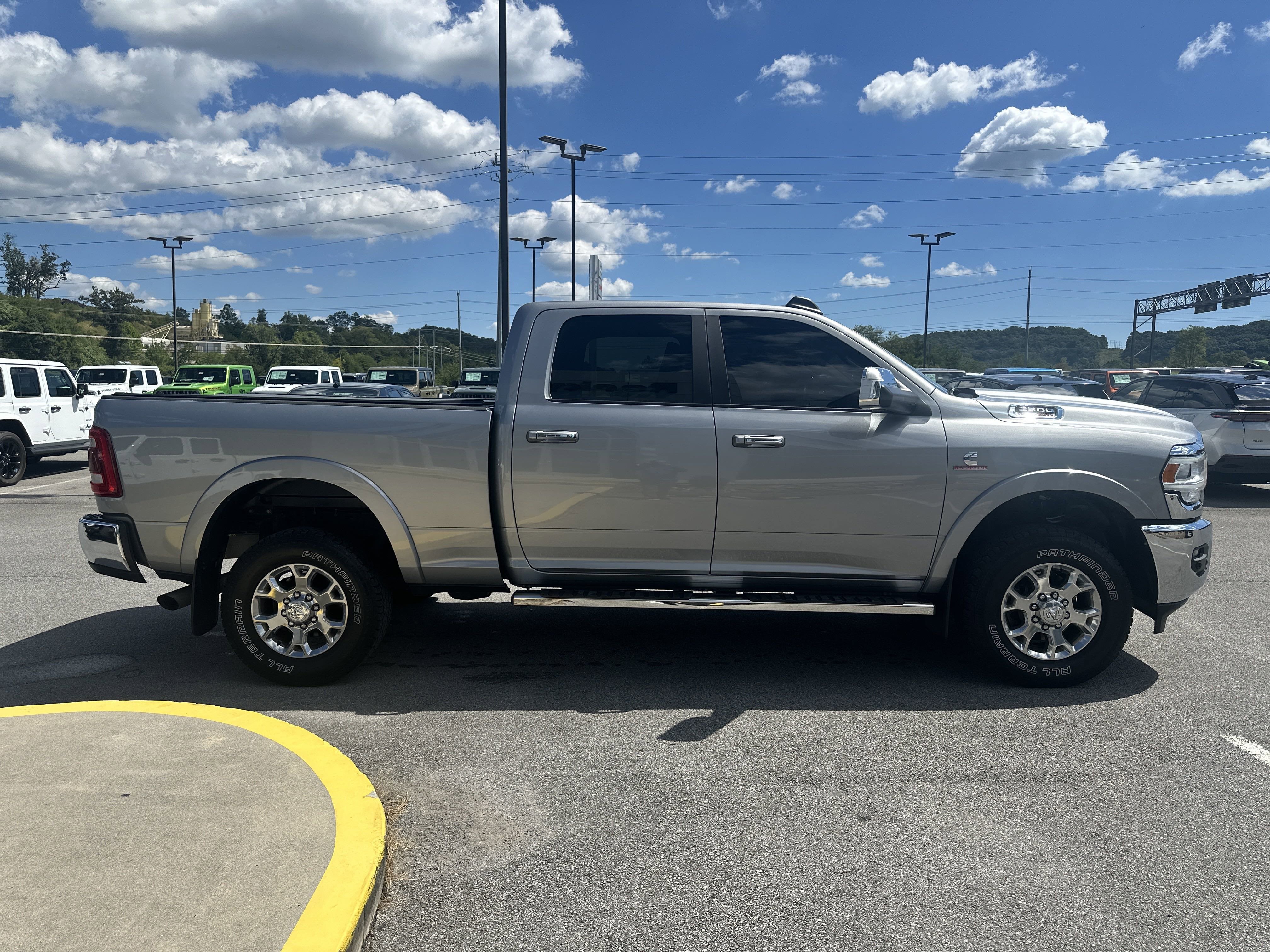 2022 RAM 2500 Laramie Crew Cab 4x4 6'4' Box