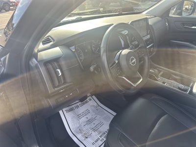 2022 Nissan Pathfinder SL 4WD