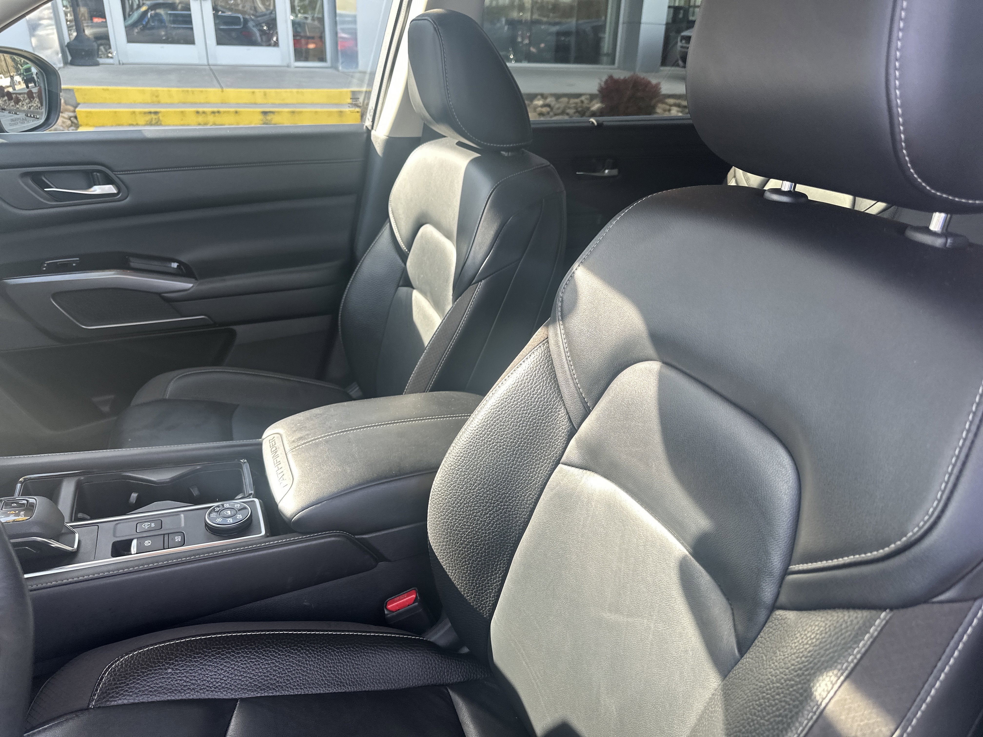 2022 Nissan Pathfinder SL 4WD