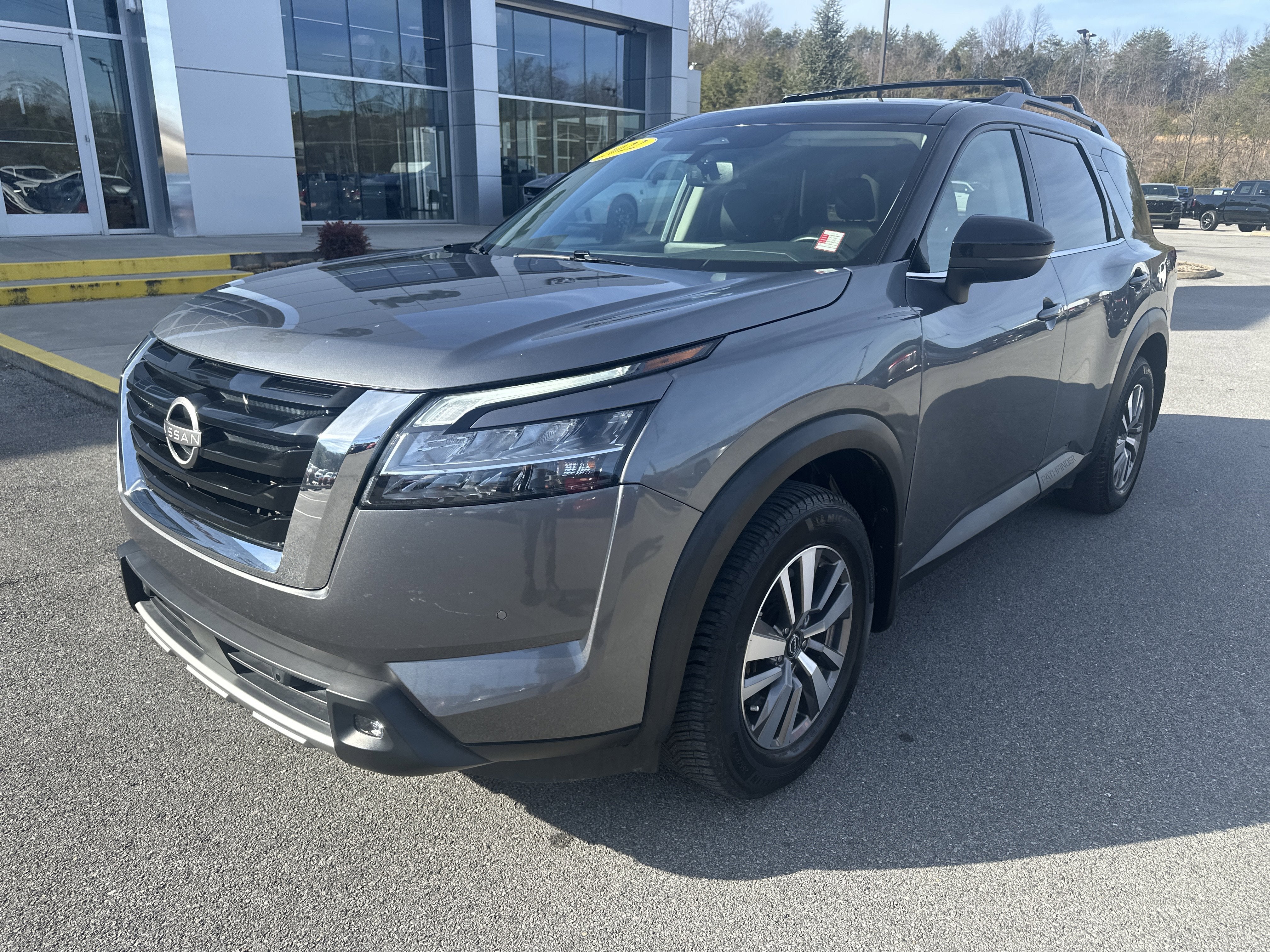 2022 Nissan Pathfinder SL 4WD