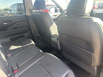 2022 Nissan Pathfinder SL 4WD