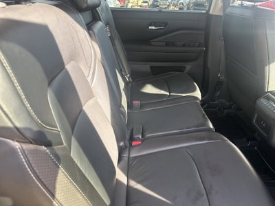 2022 Nissan Pathfinder SL 4WD