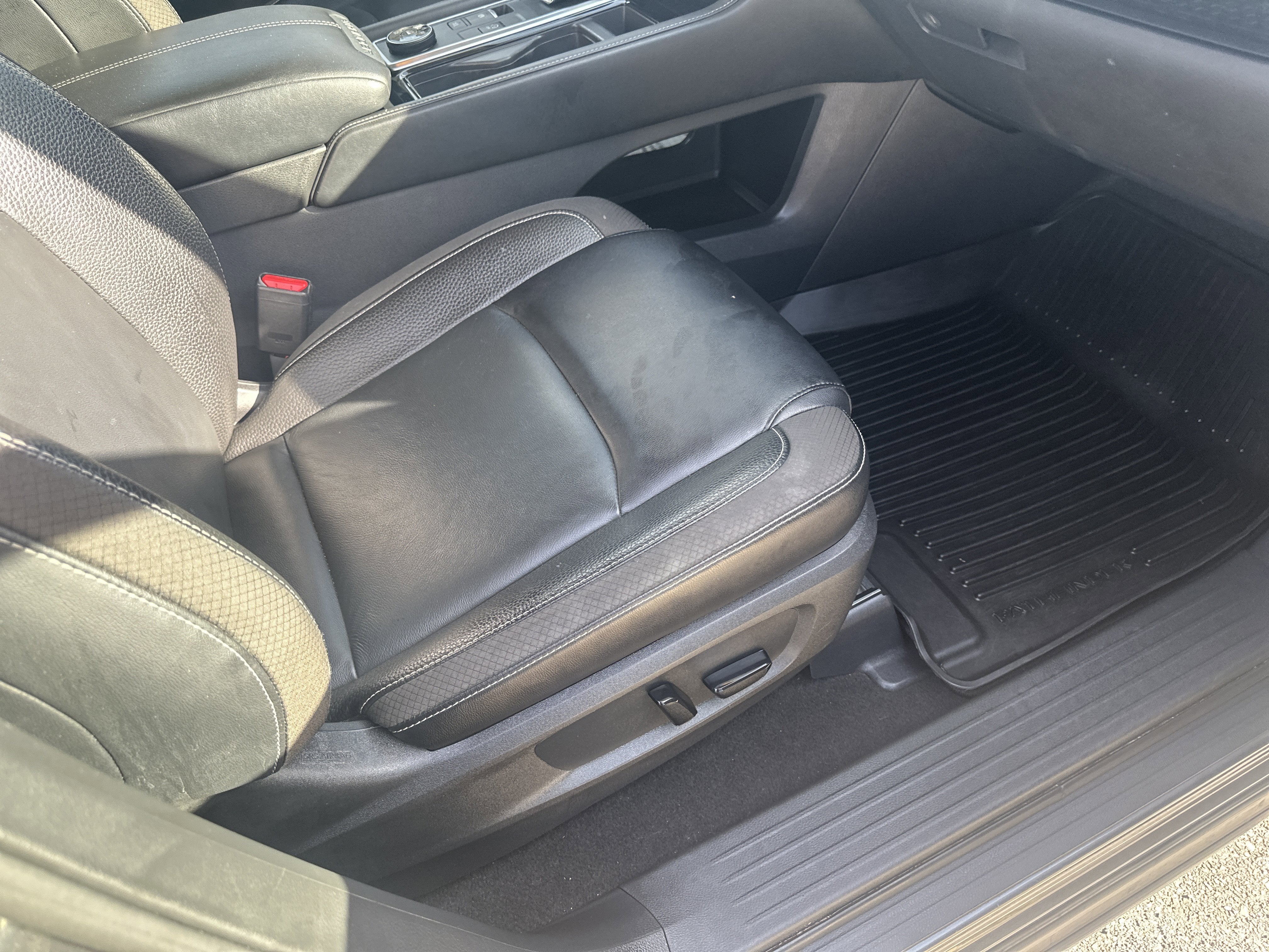 2022 Nissan Pathfinder SL 4WD