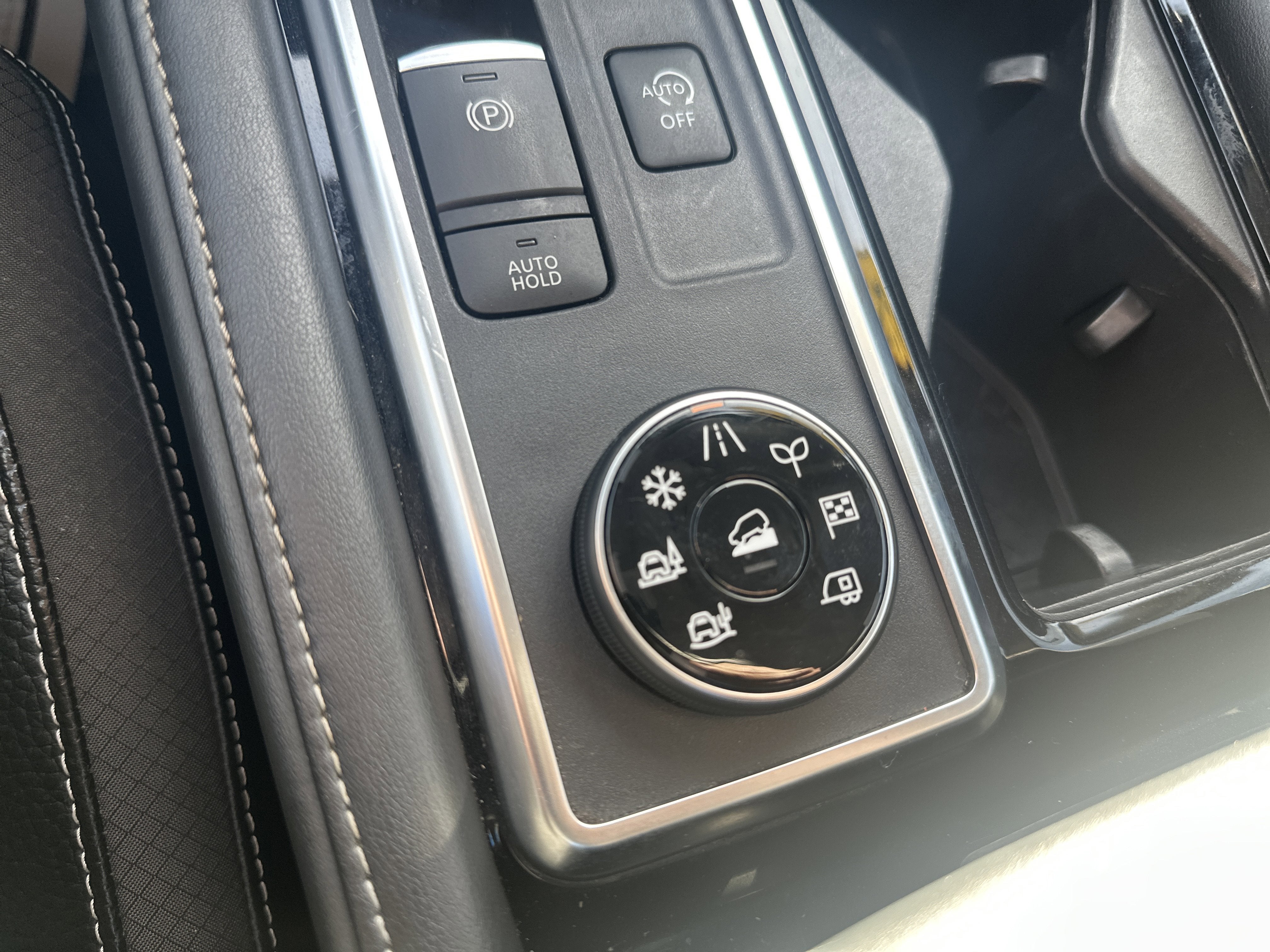 2022 Nissan Pathfinder SL 4WD