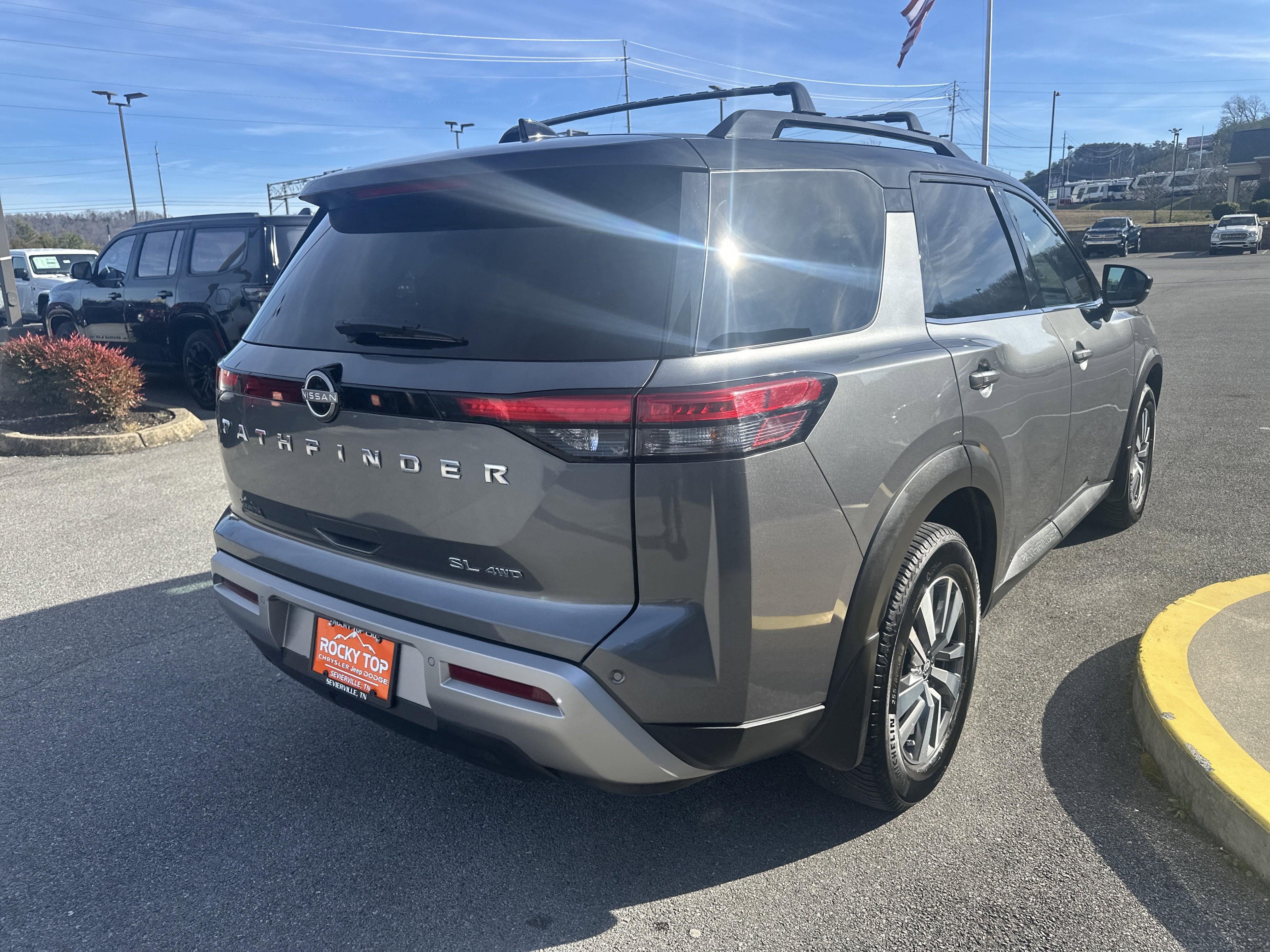 2022 Nissan Pathfinder SL 4WD